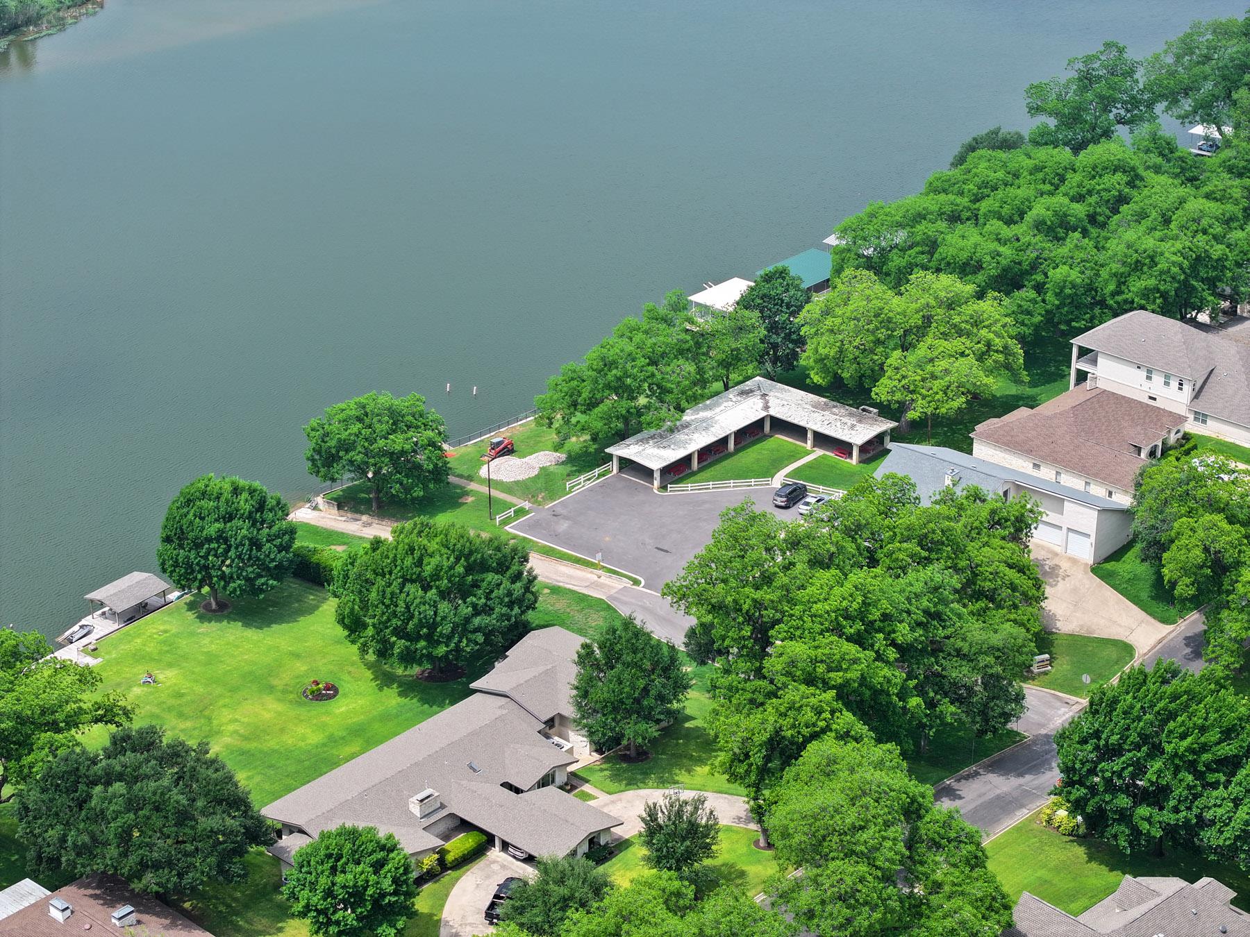303 Stewart St, Meadowlakes, TX 78654