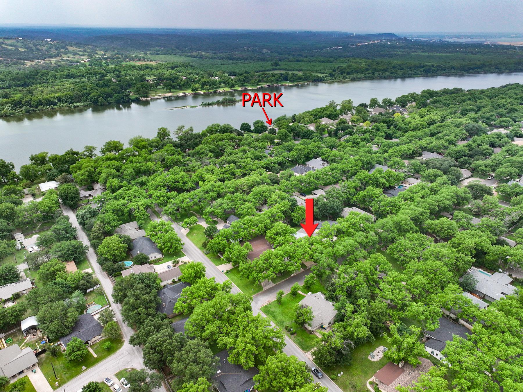 303 Stewart St, Meadowlakes, TX 78654