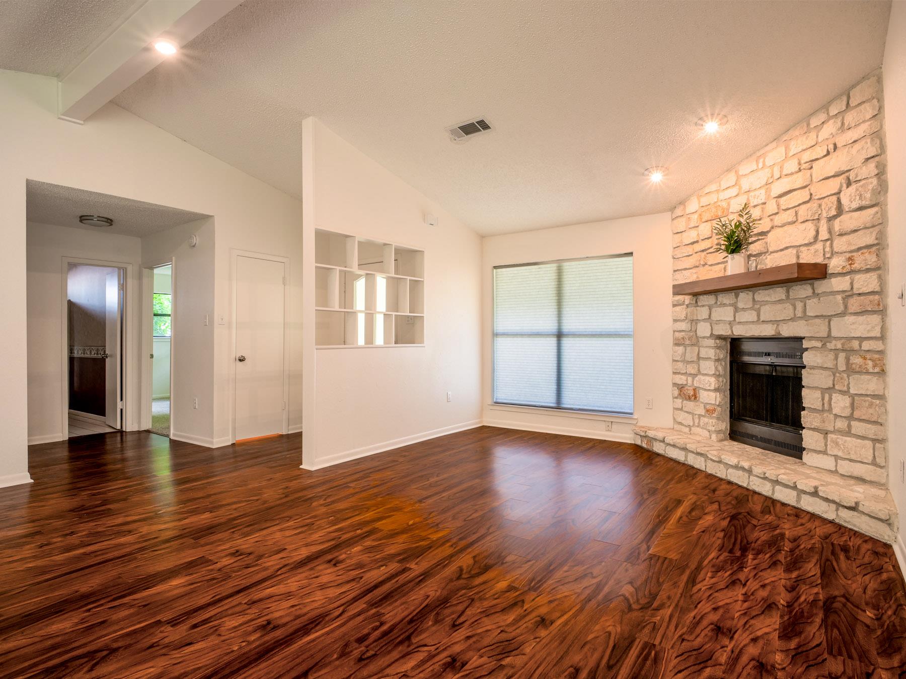 303 Stewart St, Meadowlakes, TX 78654