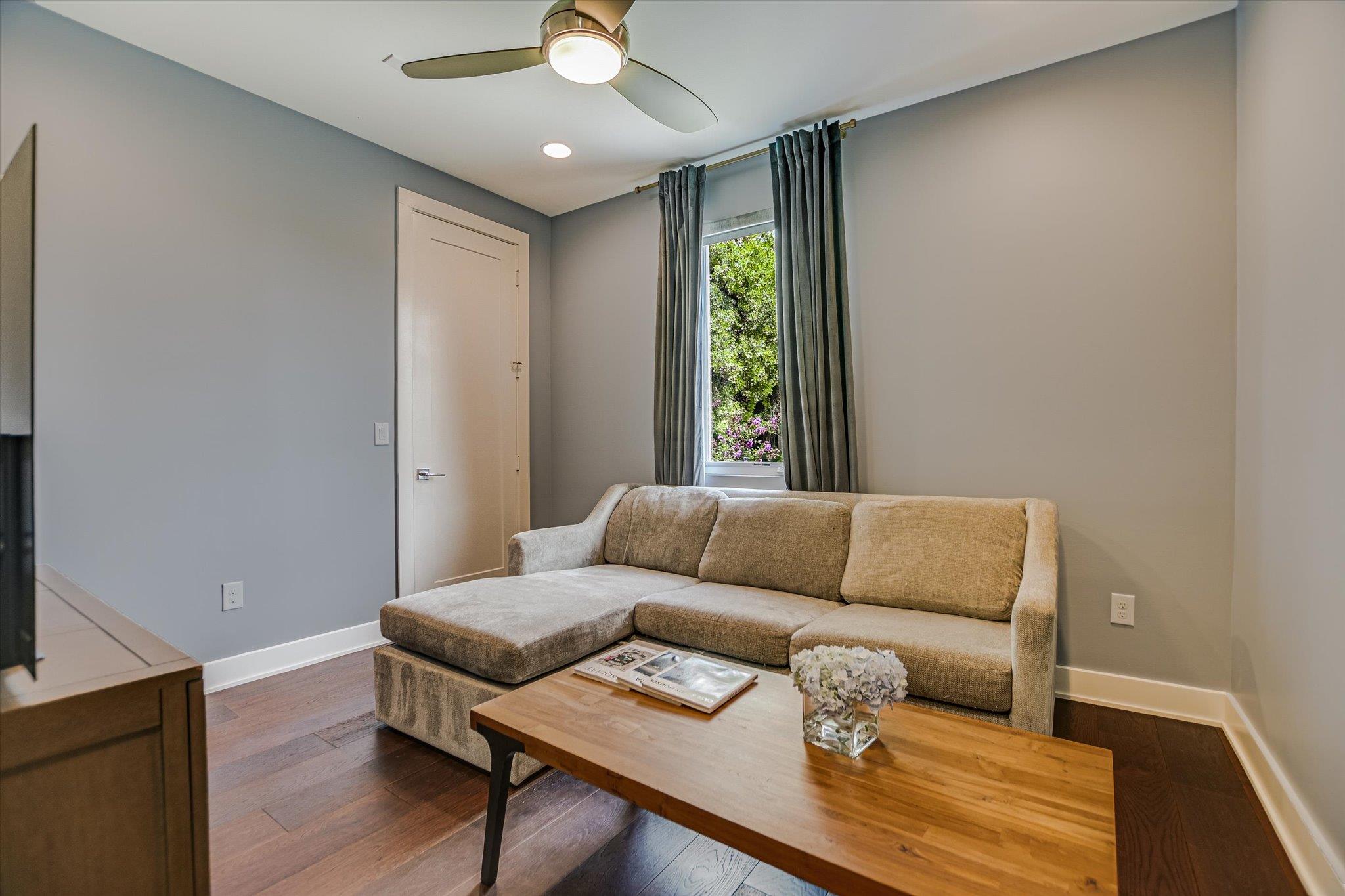 2109 W 12th St W, Austin, TX 78703