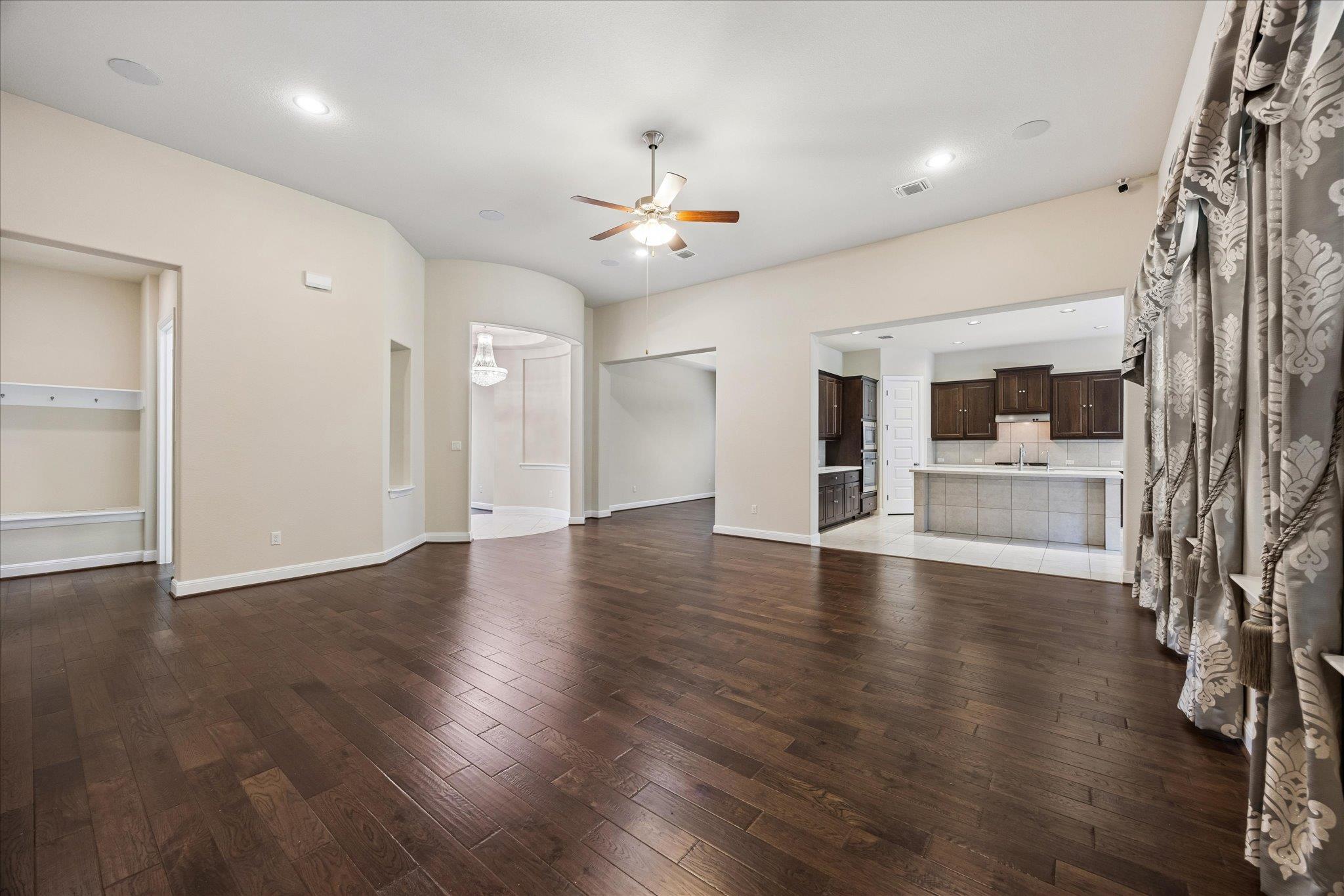 365 Arapaho Dr, Kyle, TX 78640