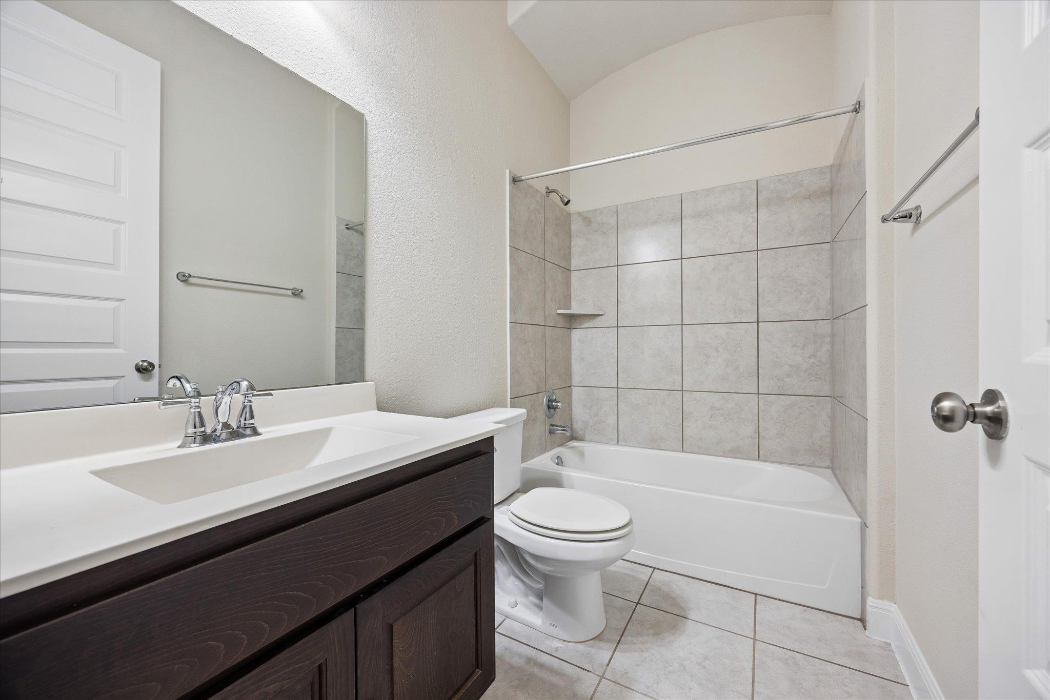 365 Arapaho Dr, Kyle, TX 78640