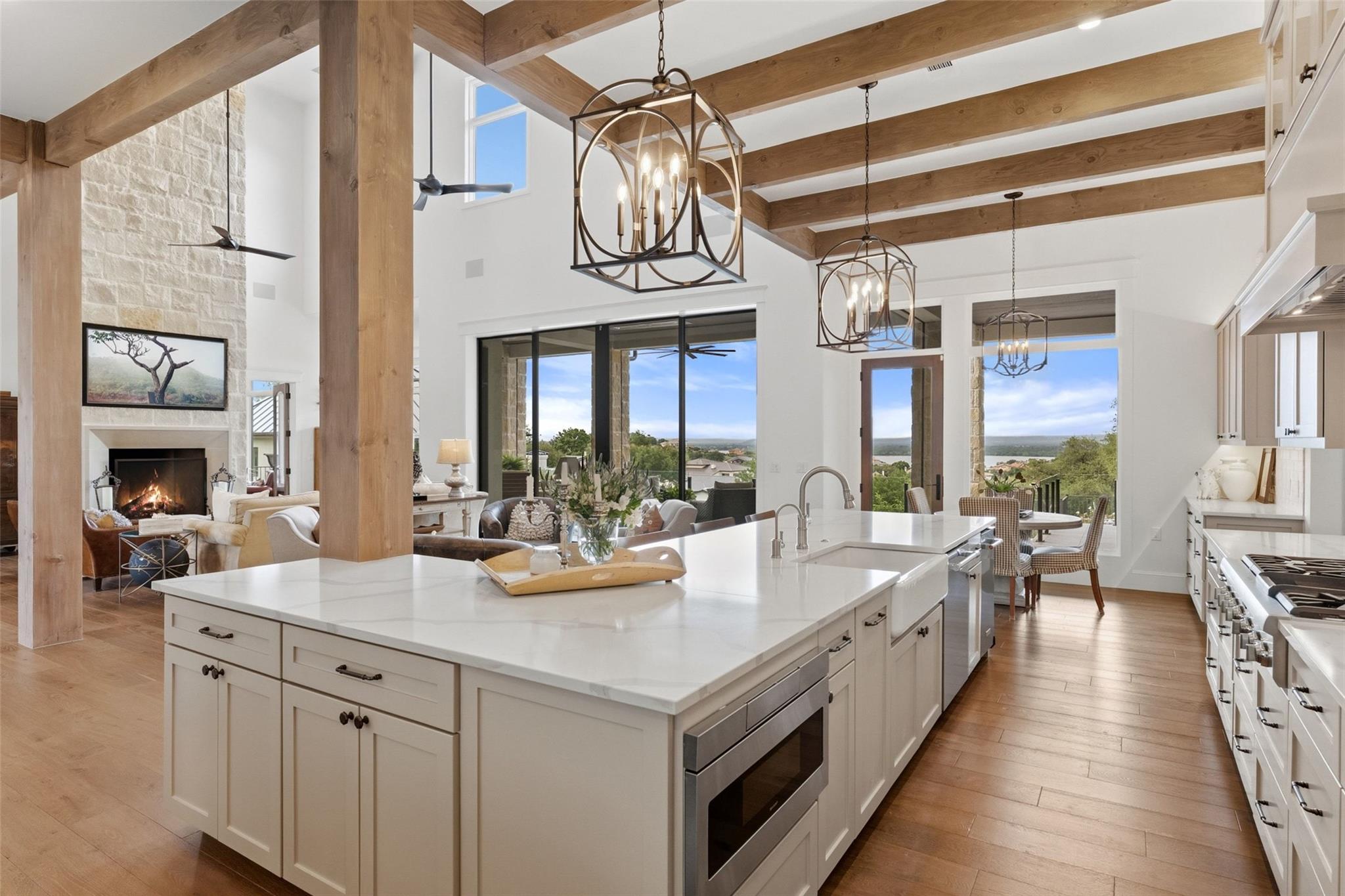 106 Diamond Hill Dr, Horseshoe Bay, TX 78657