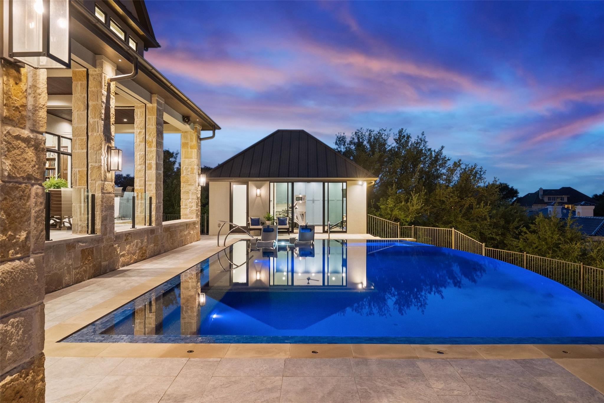 106 Diamond Hill Dr, Horseshoe Bay, TX 78657