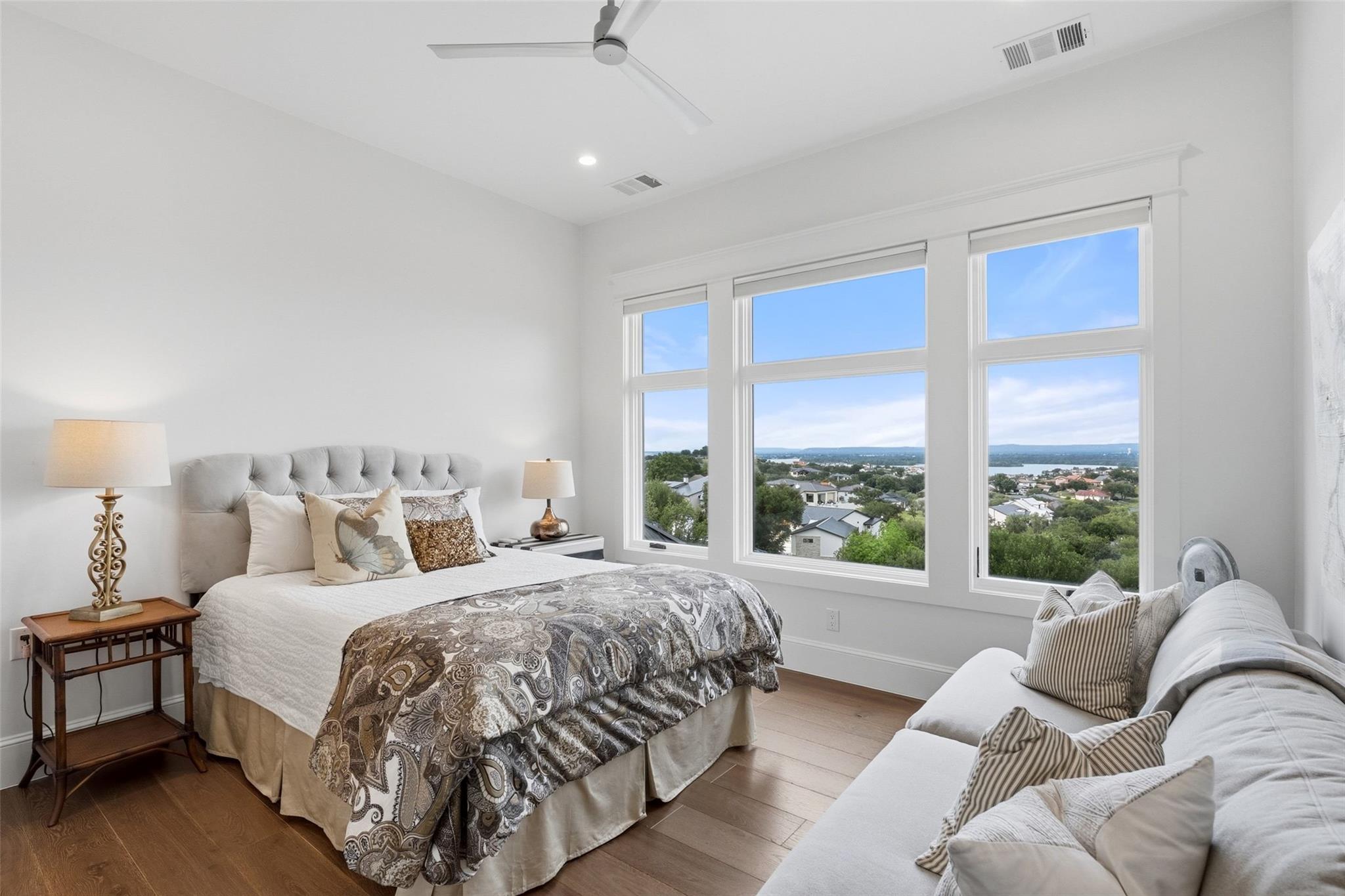 106 Diamond Hill Dr, Horseshoe Bay, TX 78657