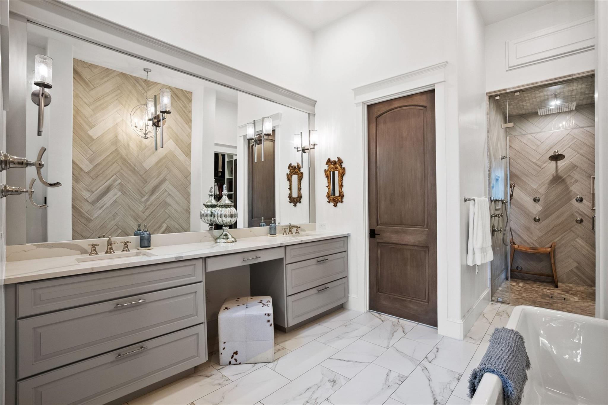 106 Diamond Hill Dr, Horseshoe Bay, TX 78657