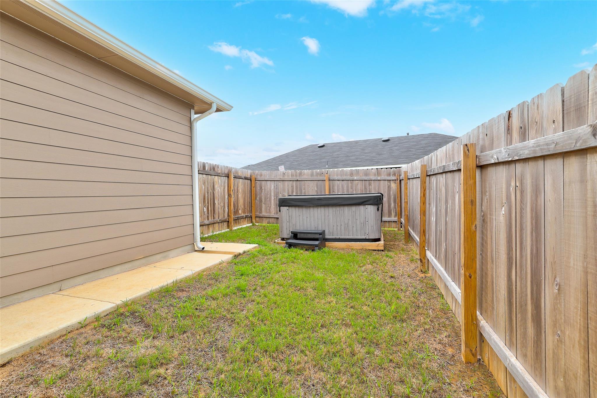125 Shenandoah Dr, Kyle, TX 78640