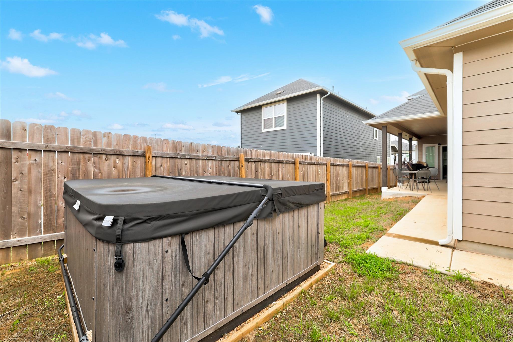 125 Shenandoah Dr, Kyle, TX 78640