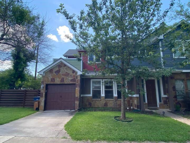 1007 Taulbee Ln # A, Austin, TX 78757