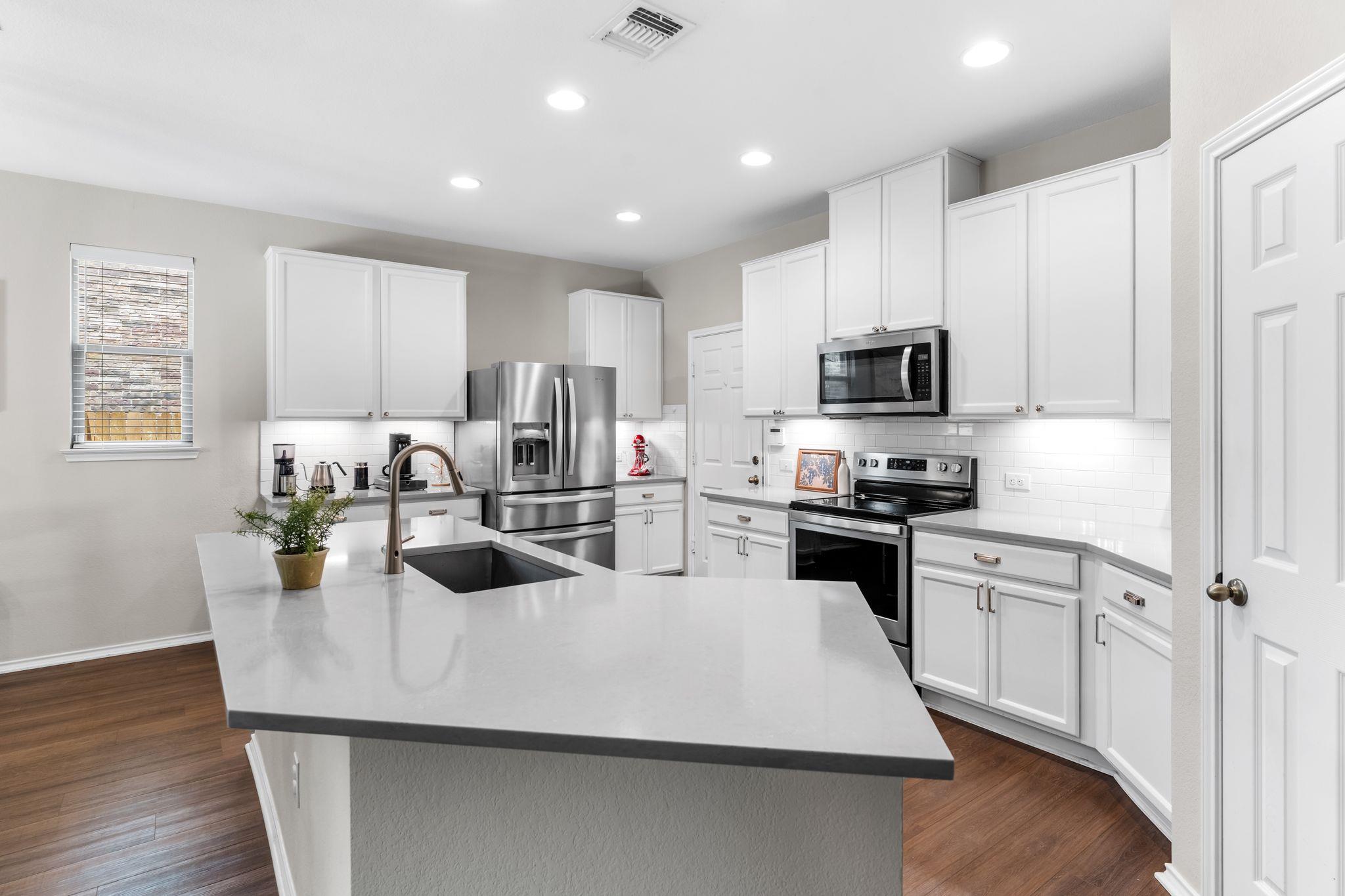 1133 Yellow Iris Rd, Leander, TX 78641