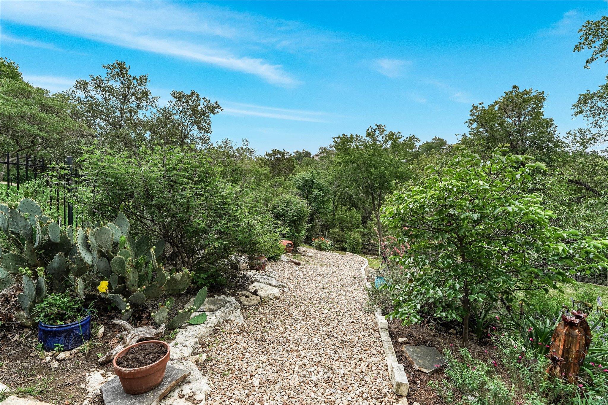 6327 Pathfinder Dr, Austin, TX 78759