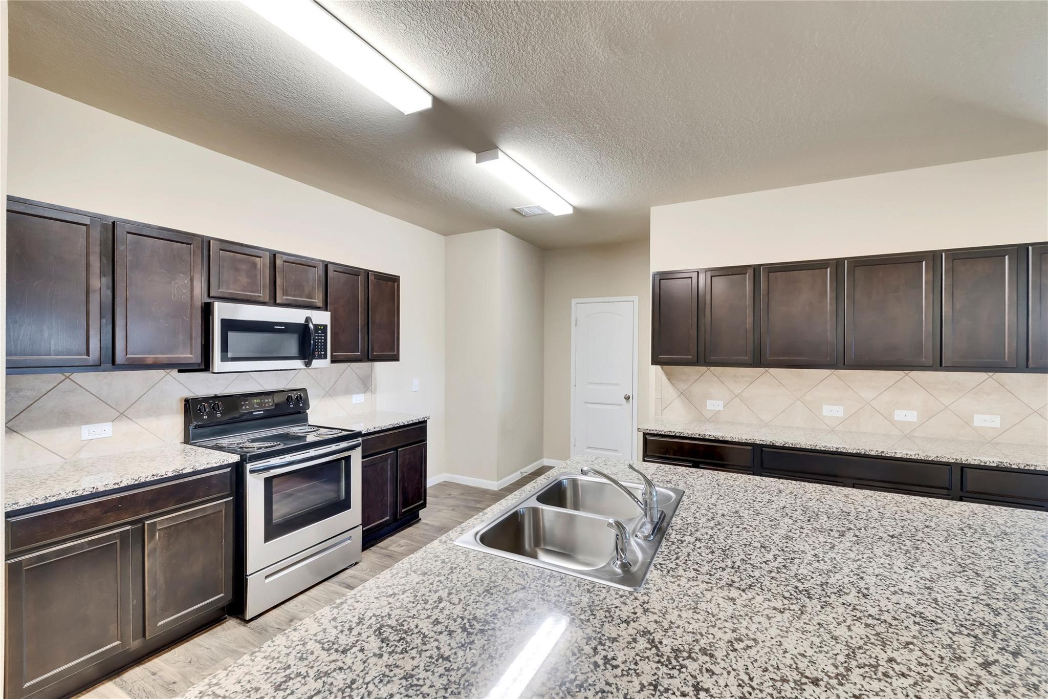 5913 Diamondleaf Bnd, Austin, TX 78724