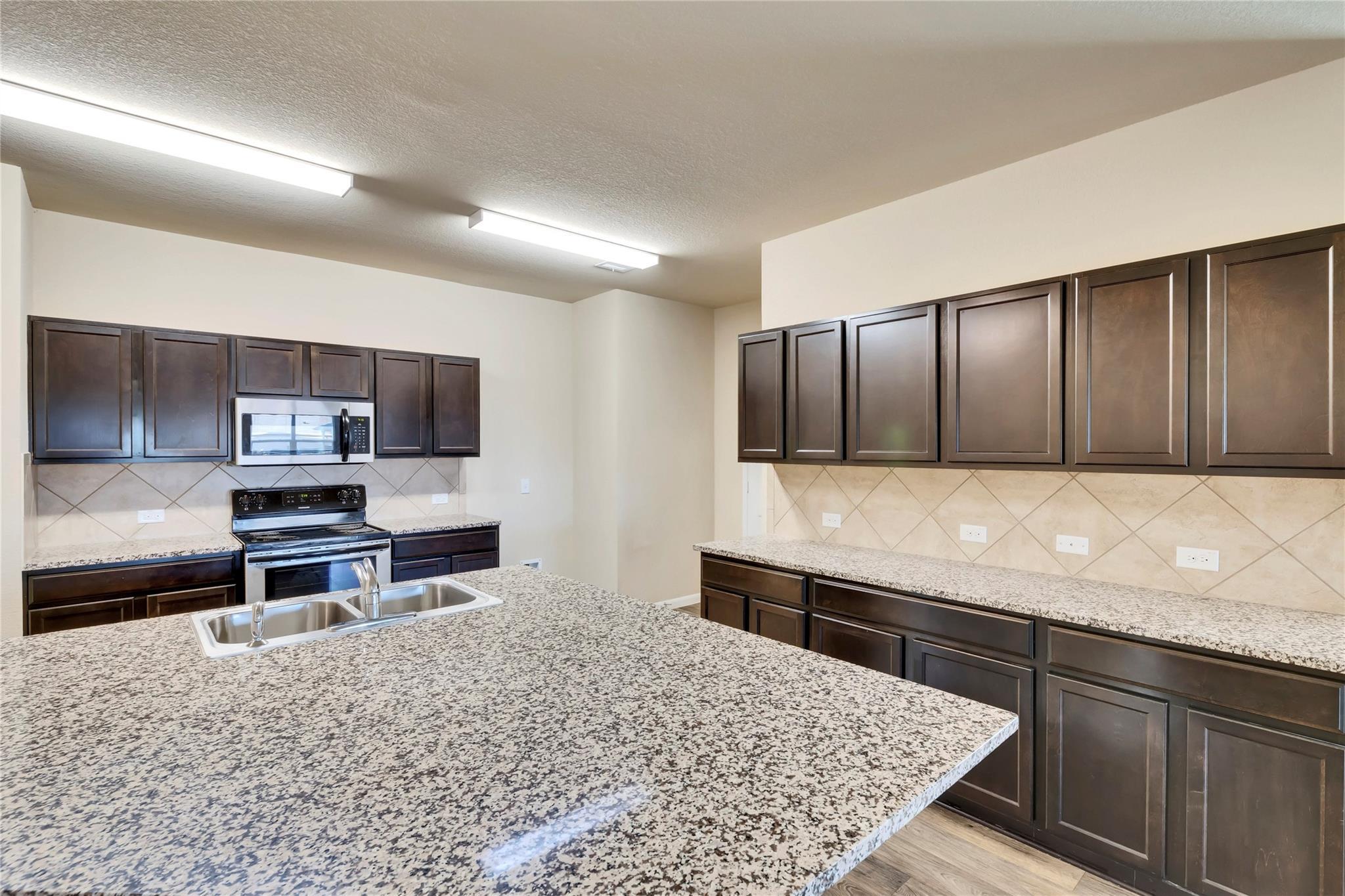 5913 Diamondleaf Bnd, Austin, TX 78724