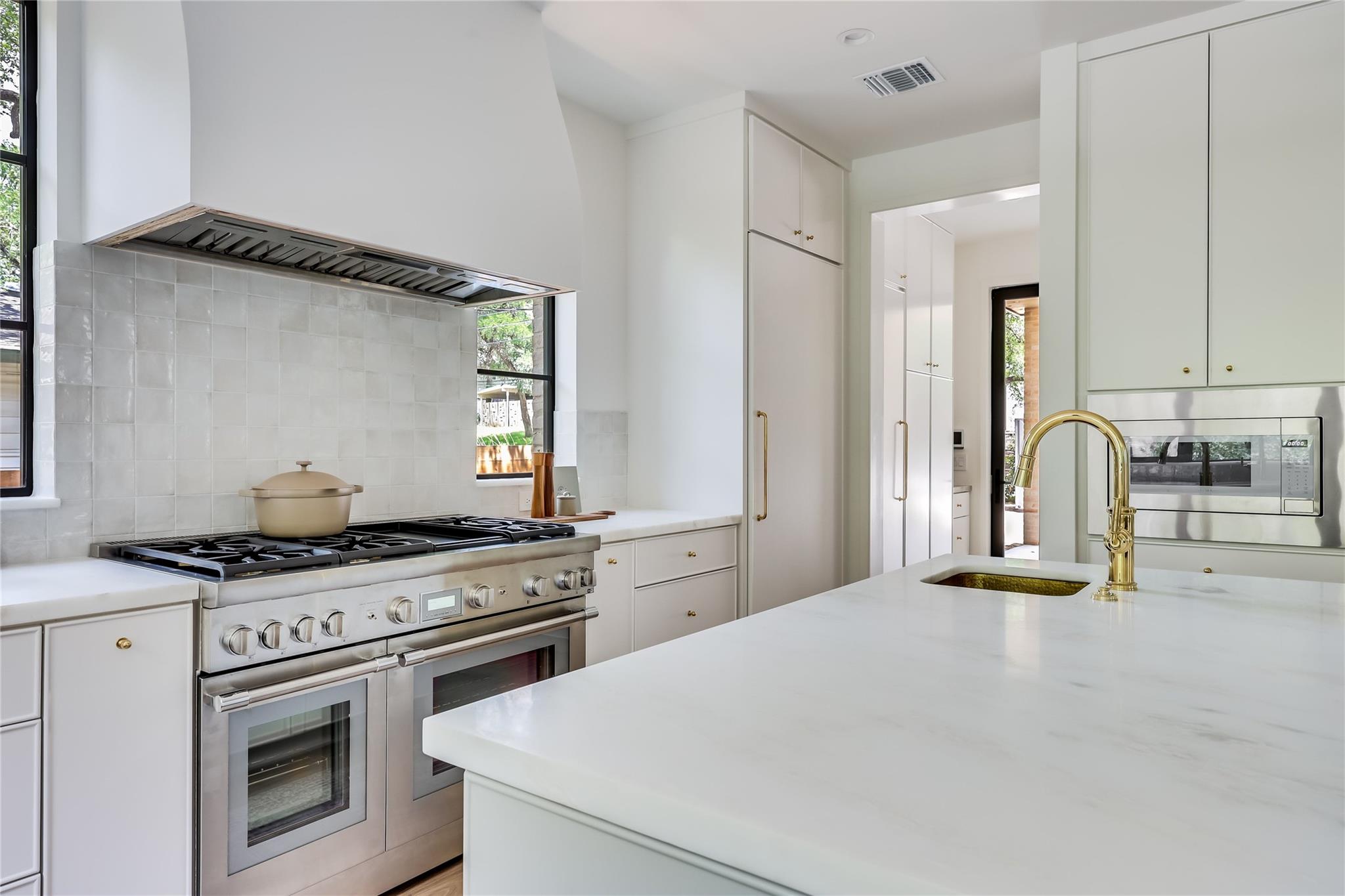 1120 Bluebonnet Ln, Austin, TX 78704
