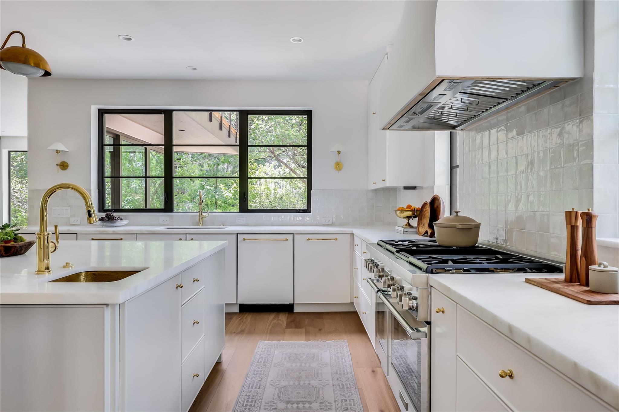 1120 Bluebonnet Ln, Austin, TX 78704
