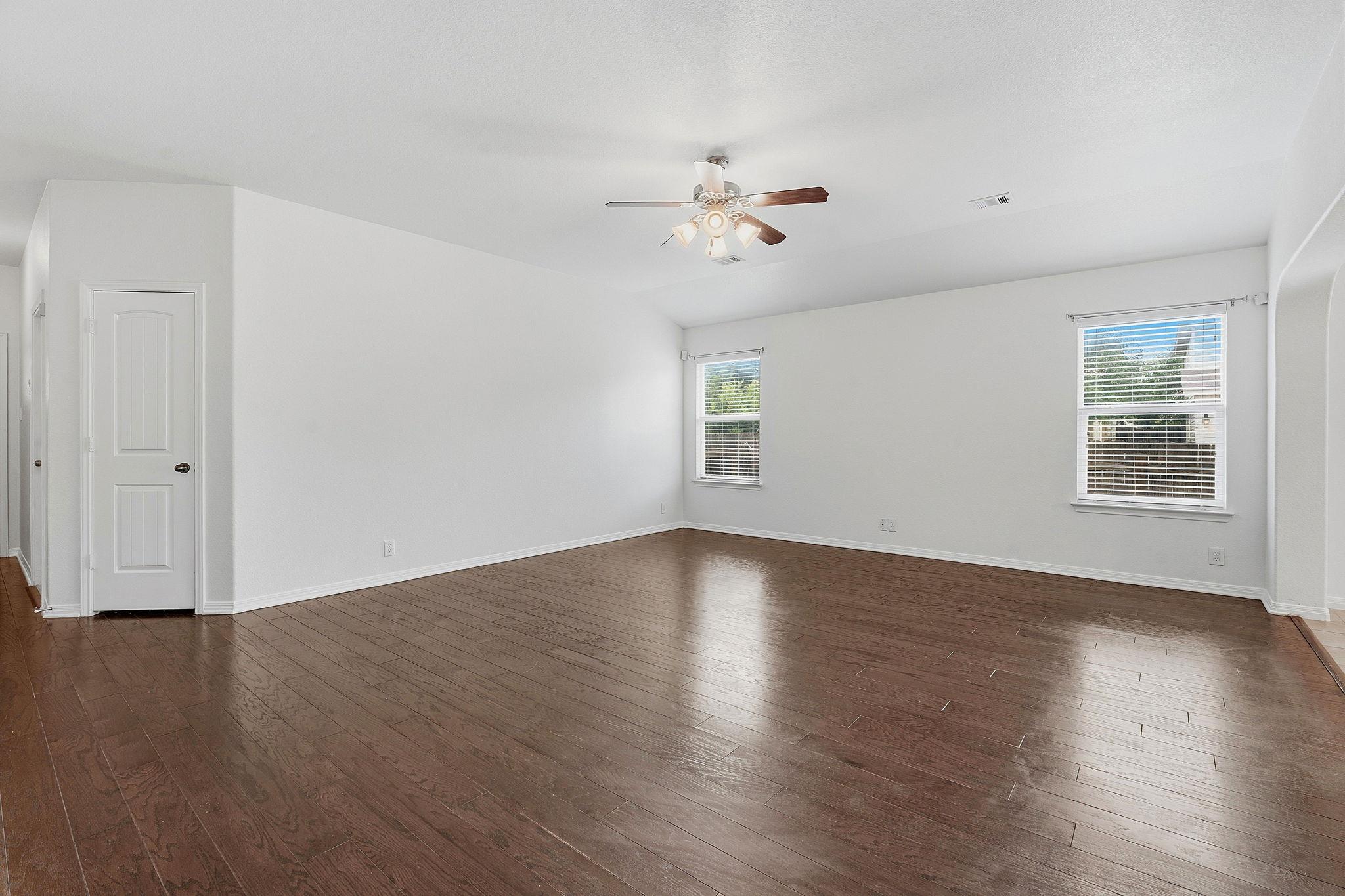 8541 Inca Dove Dr, Austin, TX 78729