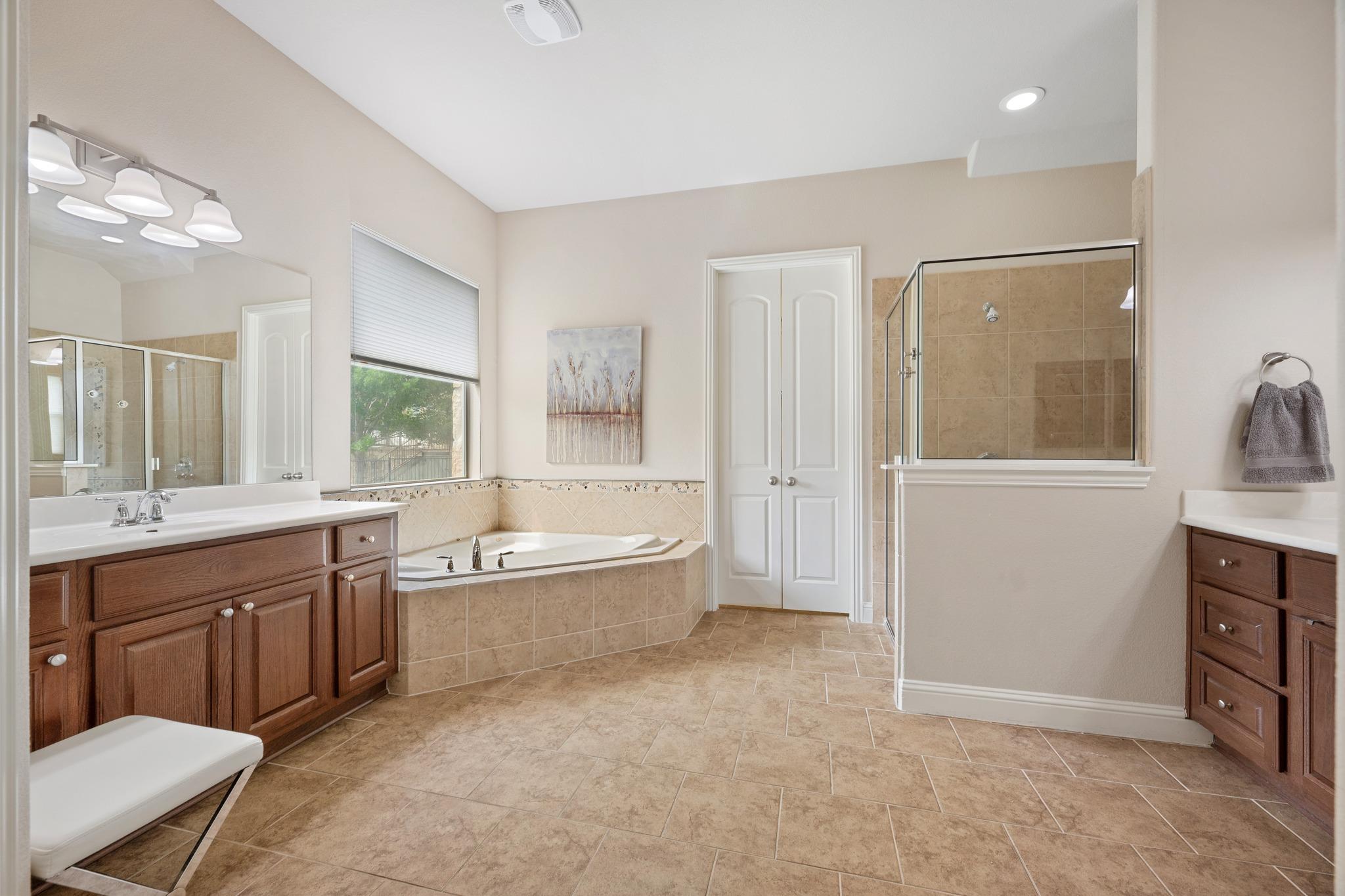 219 GREAT CANNON Ln, Austin, TX 78738
