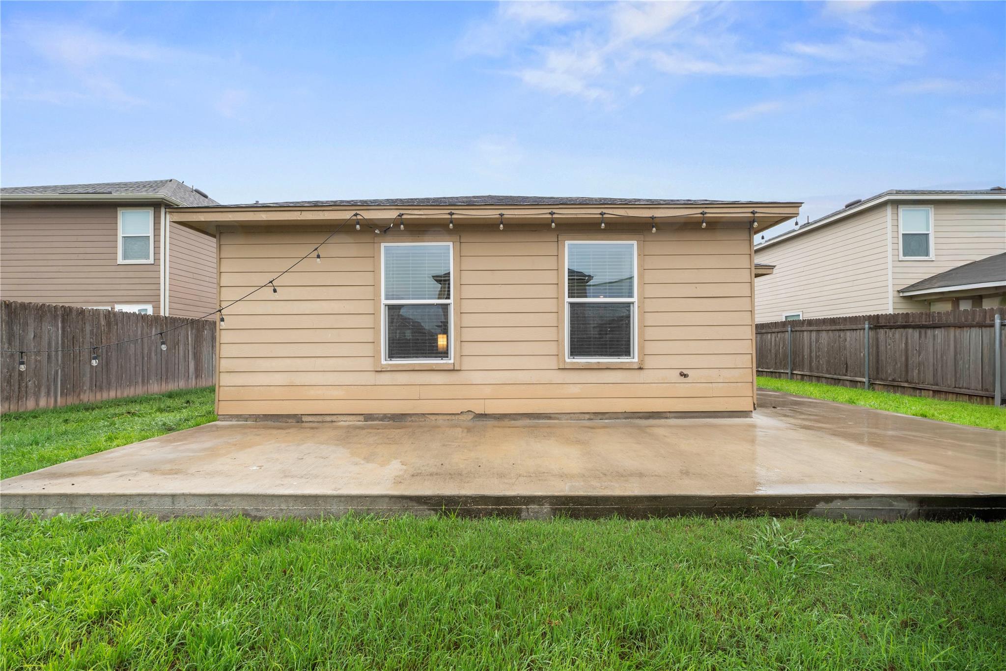 715 Estes Park, Taylor, TX 76574