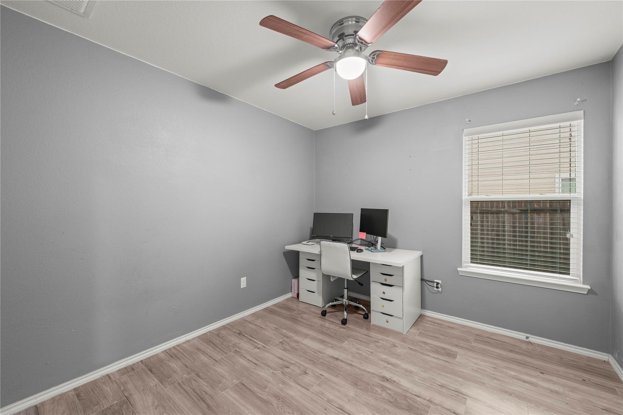 715 Estes Park, Taylor, TX 76574