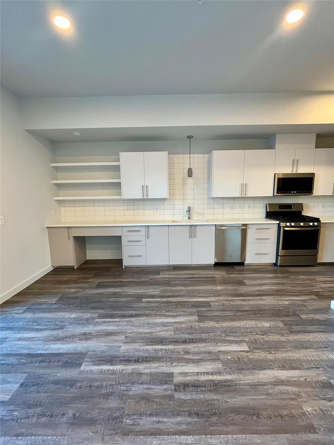 4004 Banister Ln # 106, Austin, TX 78704