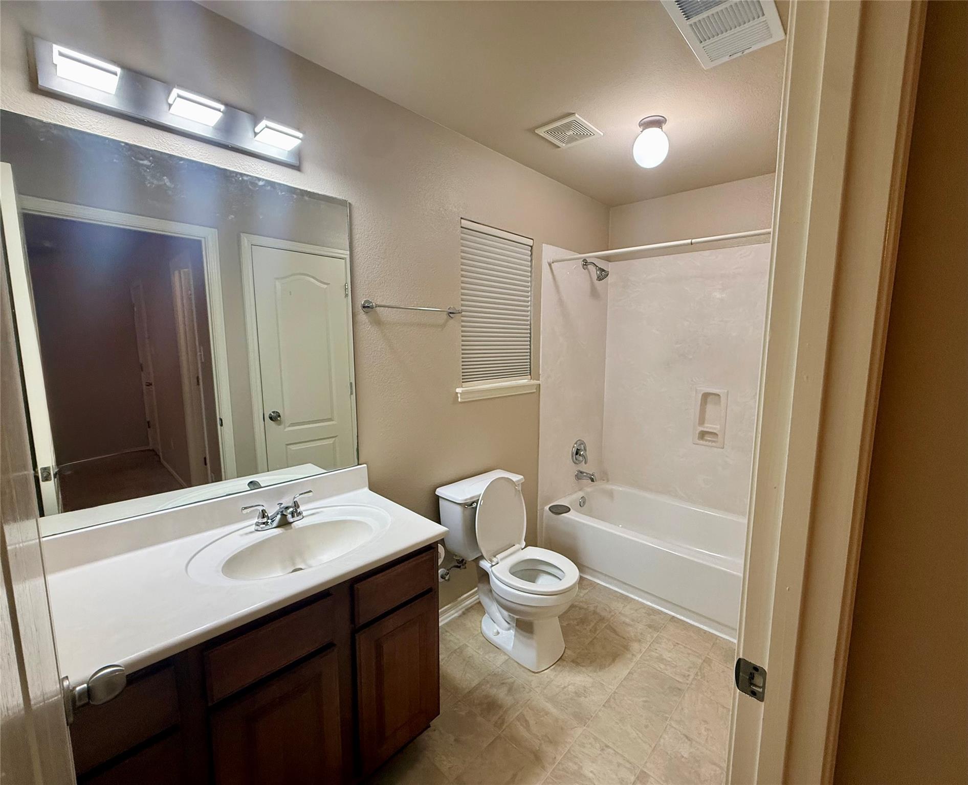 538 McGarity, Kyle, TX 78640