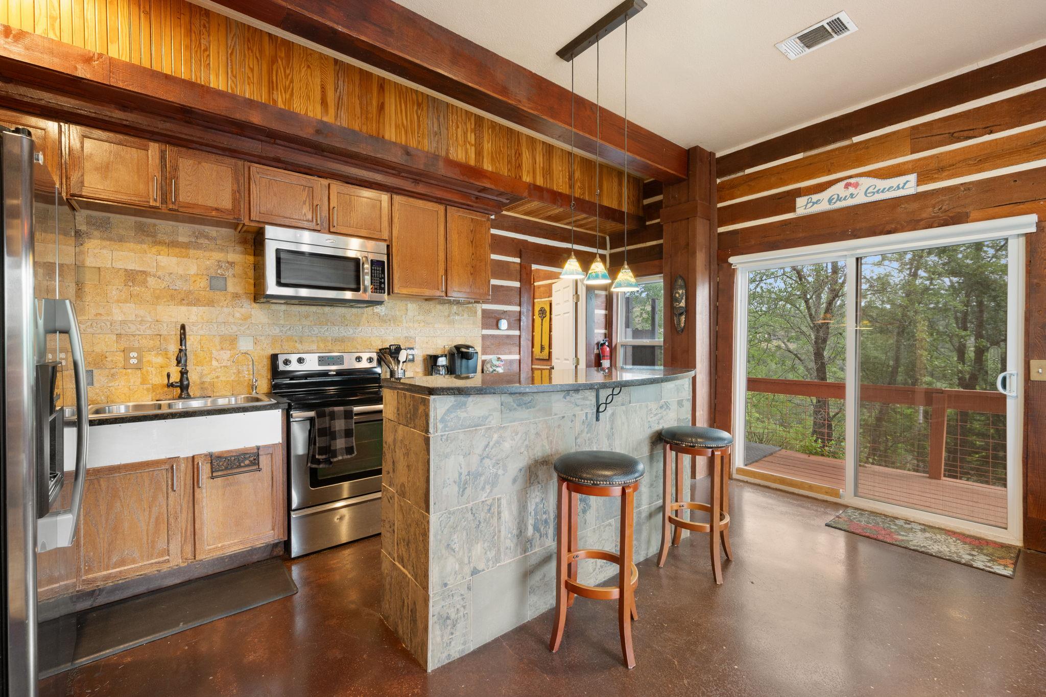 28537 Paradise Manor Dr, Marble Falls, TX 78654