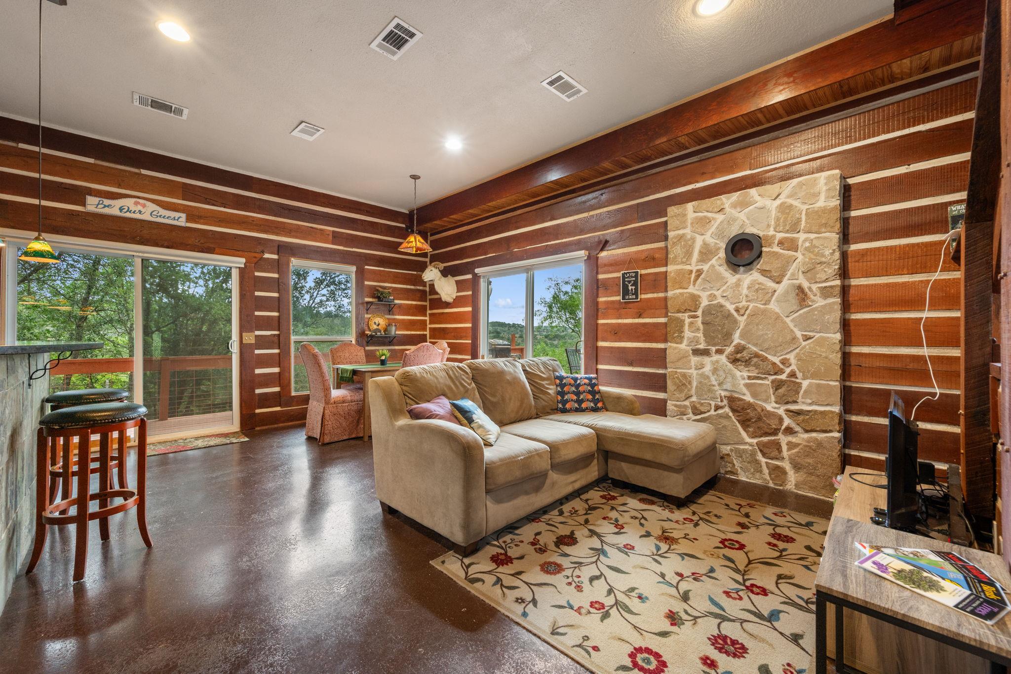 28537 Paradise Manor Dr, Marble Falls, TX 78654