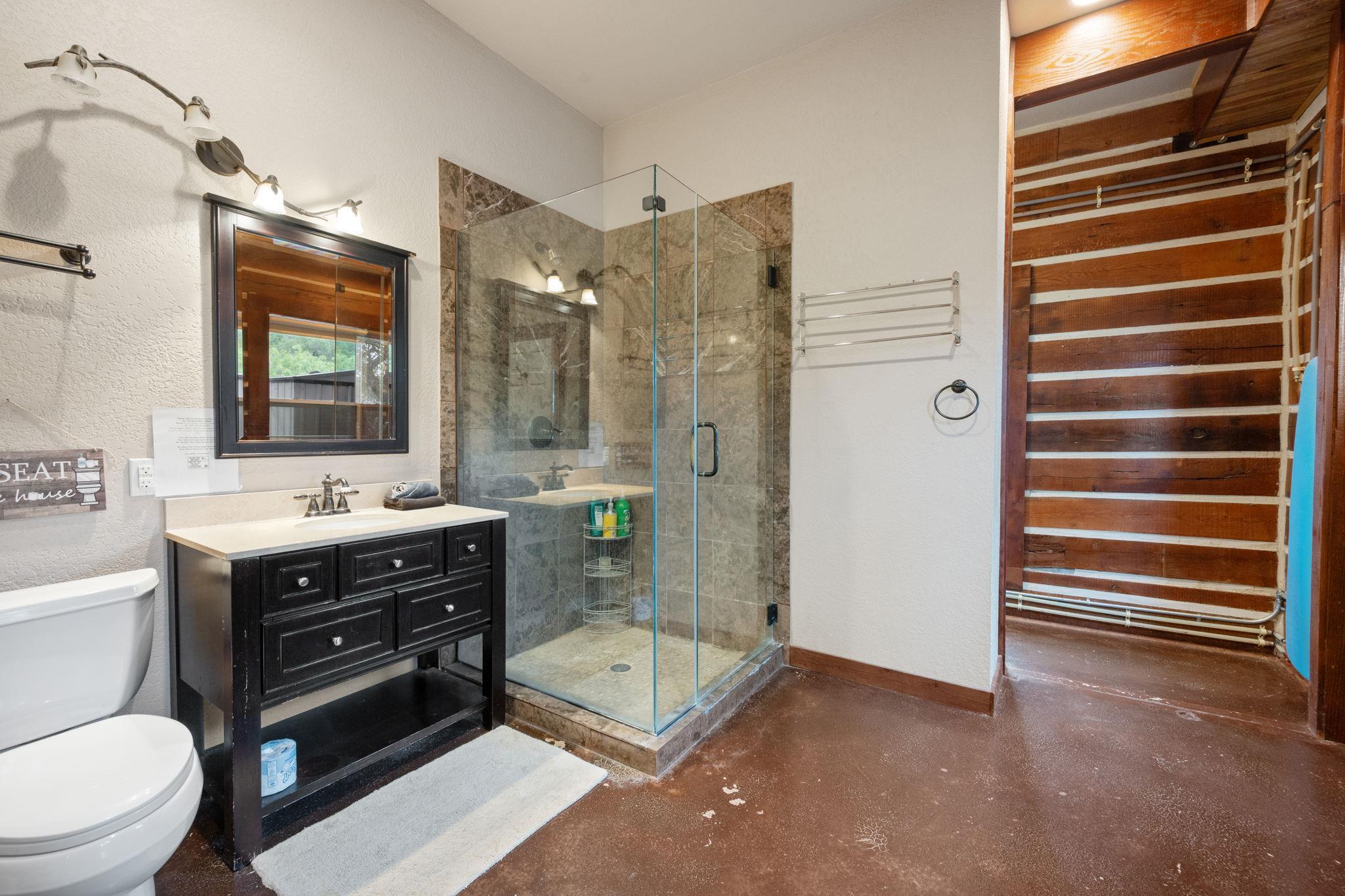 28537 Paradise Manor Dr, Marble Falls, TX 78654