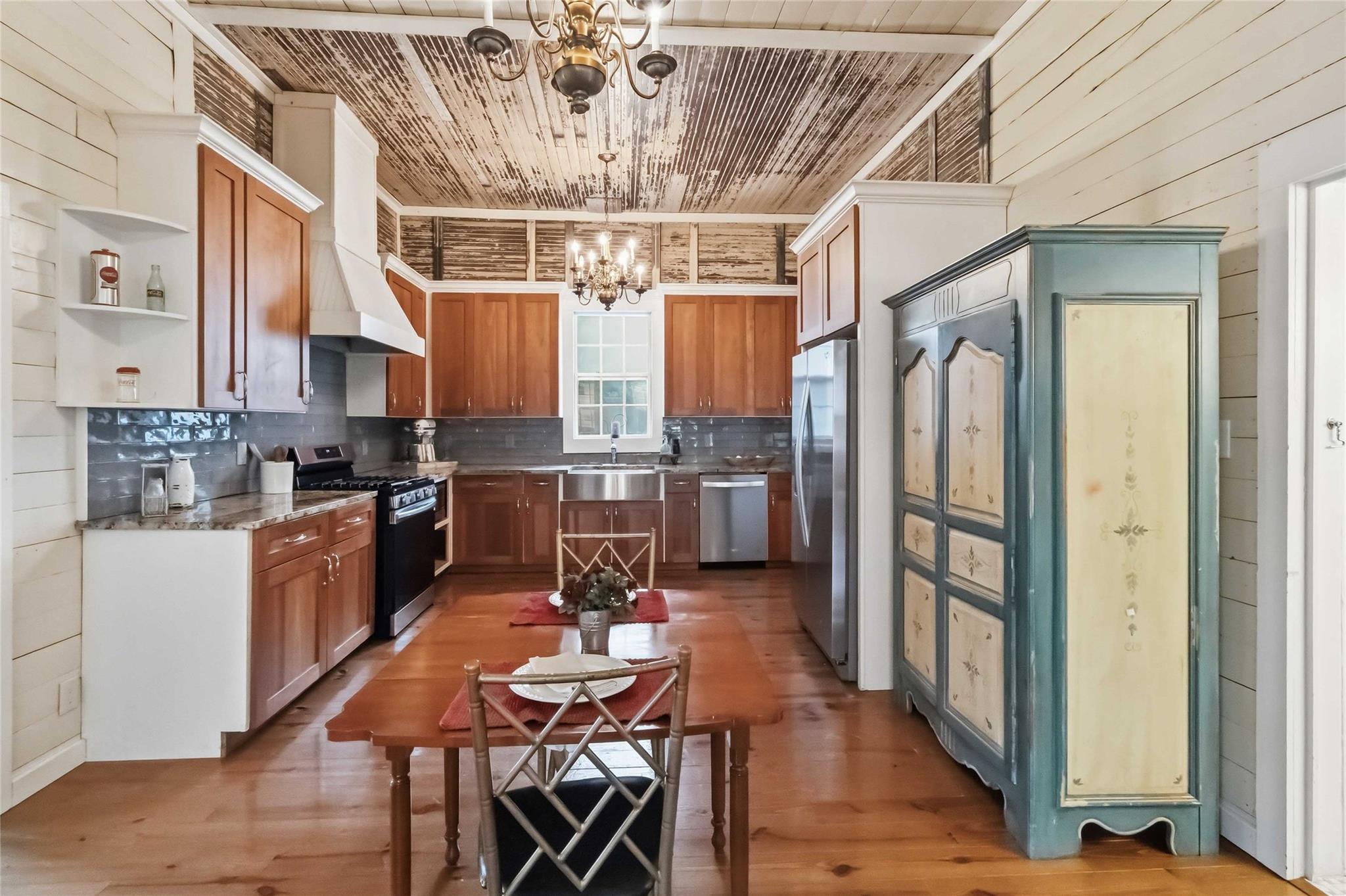 1201 Farm St, Bastrop, TX 78602