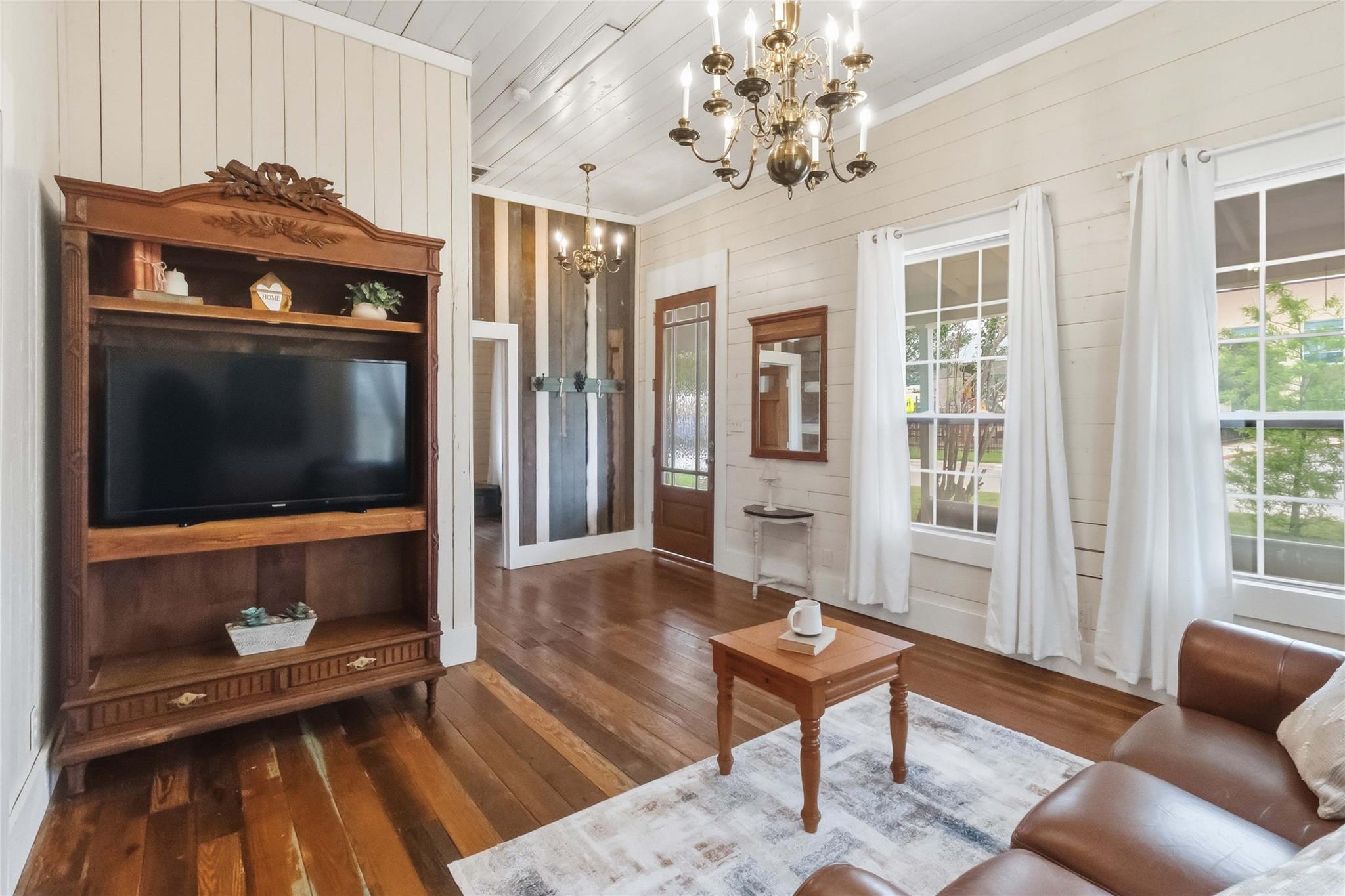 1201 Farm St, Bastrop, TX 78602