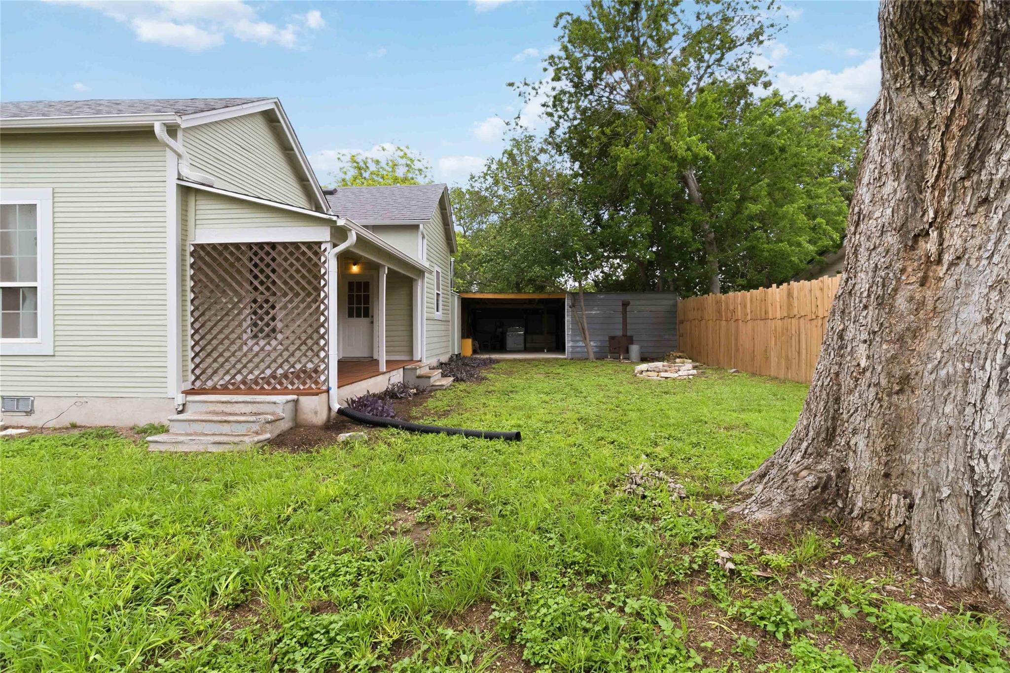 1201 Farm St, Bastrop, TX 78602