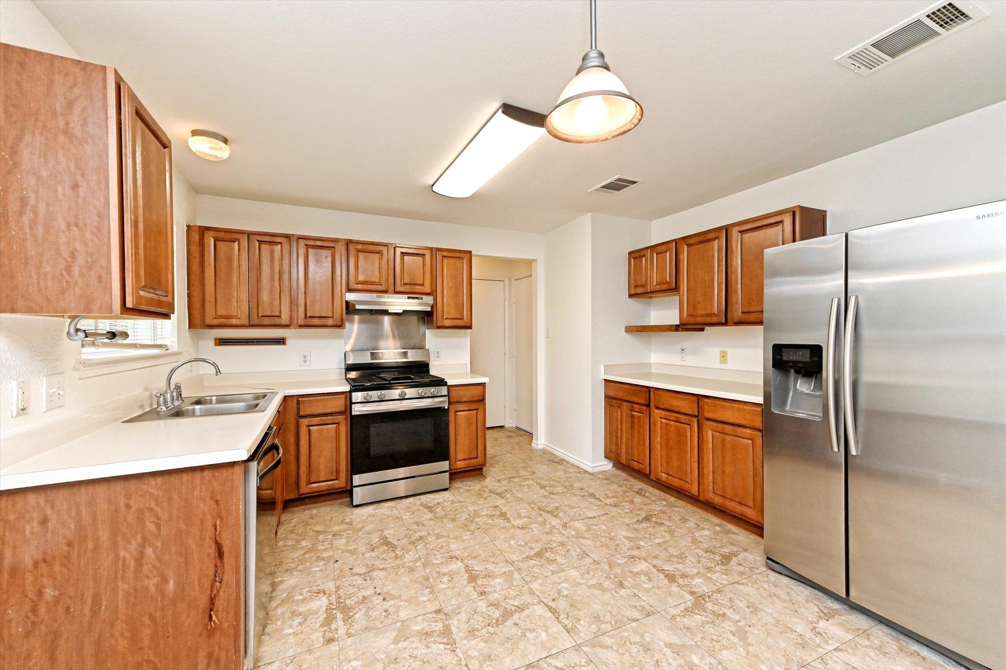 113 Sawgrass Cir, Kyle, TX 78640