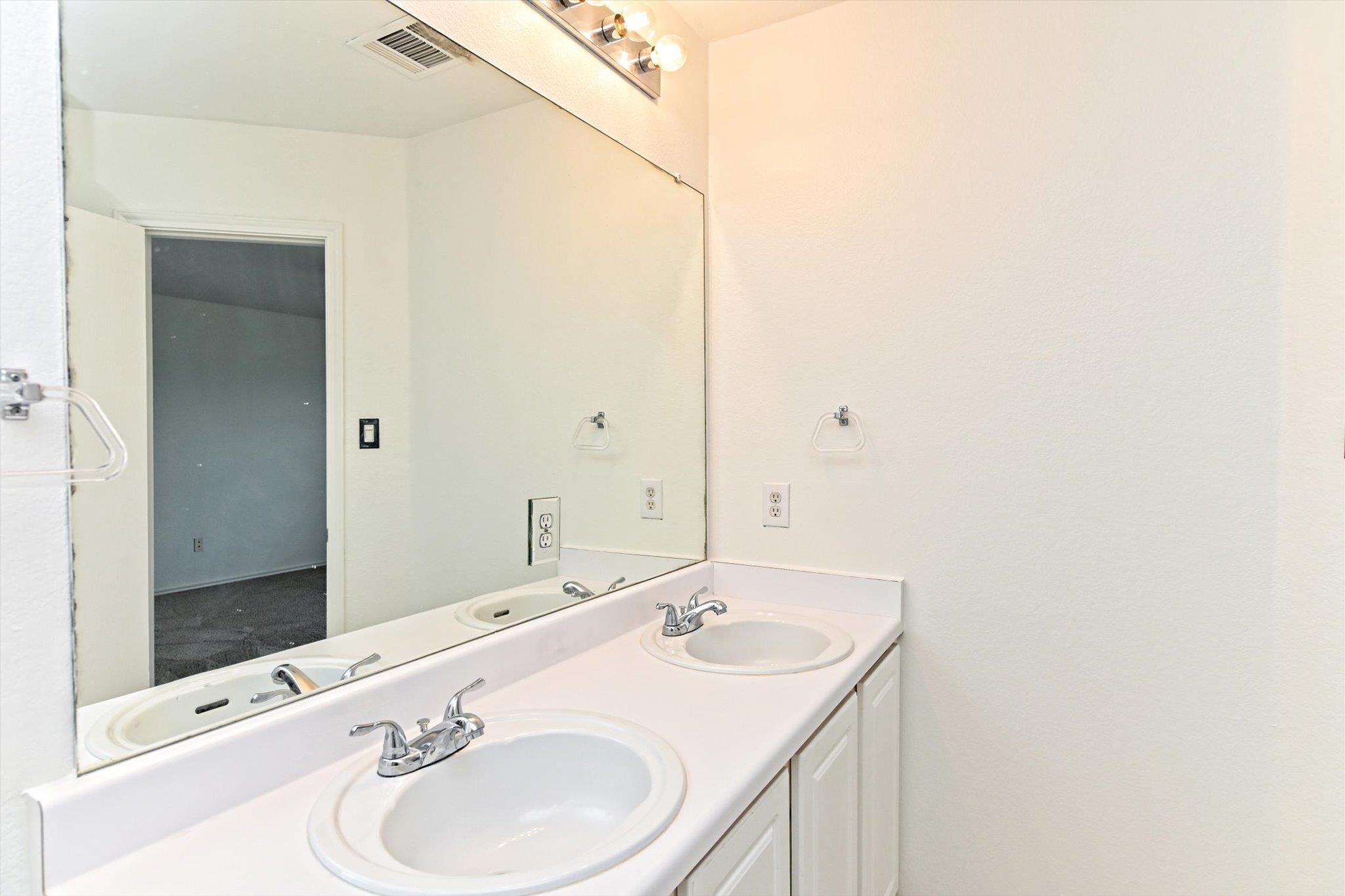 113 Sawgrass Cir, Kyle, TX 78640