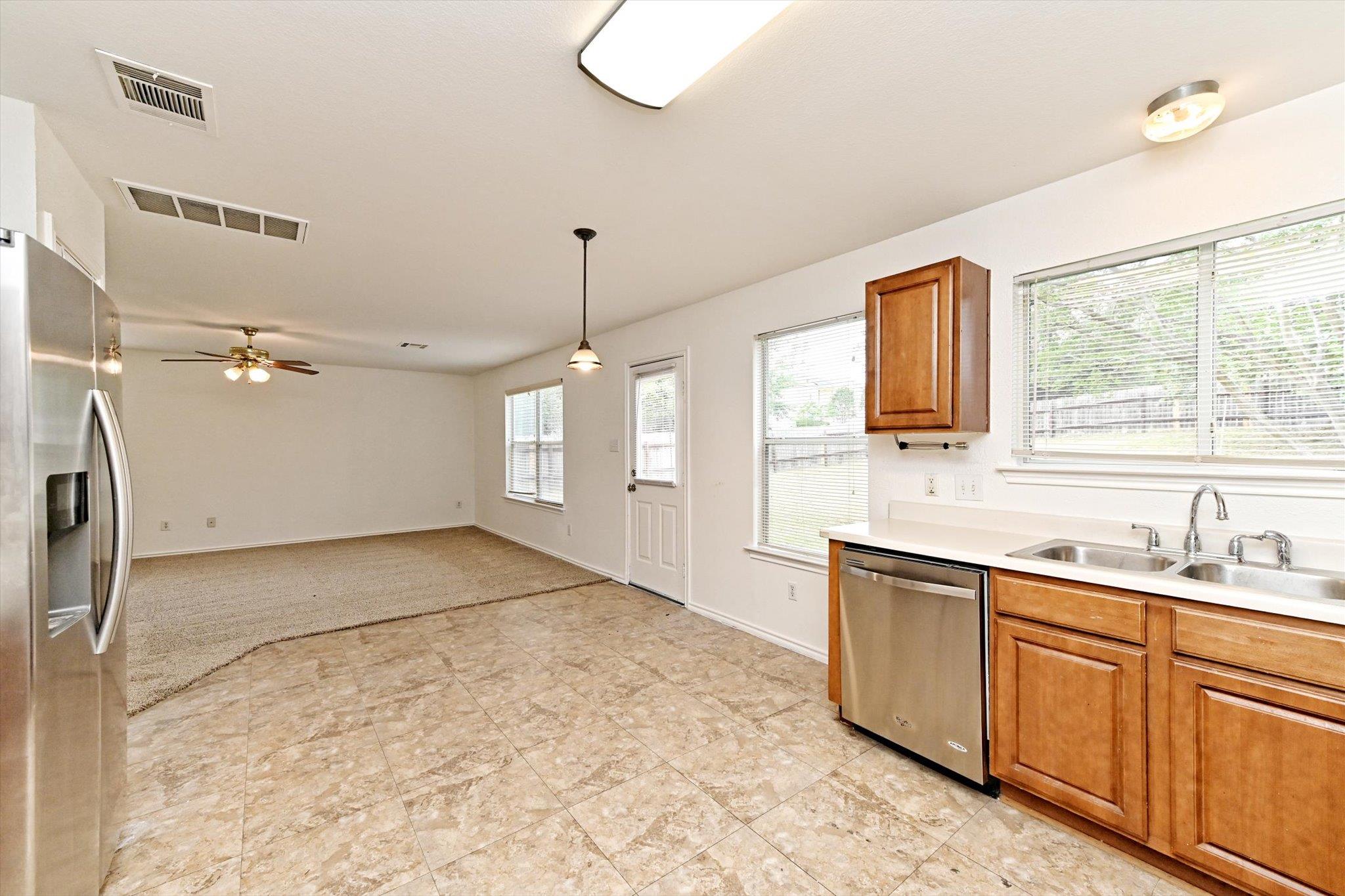 113 Sawgrass Cir, Kyle, TX 78640