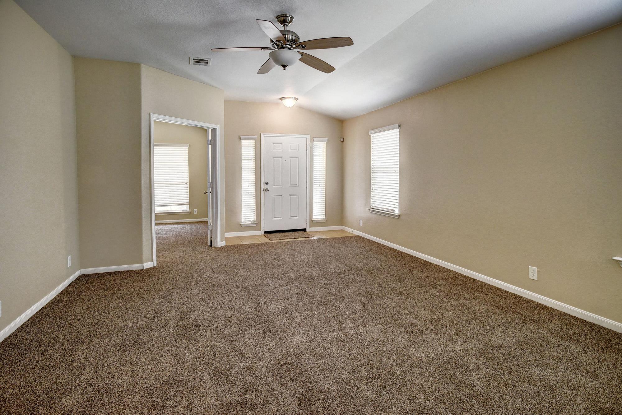 319 Wild Cat Dr, Bastrop, TX 78602