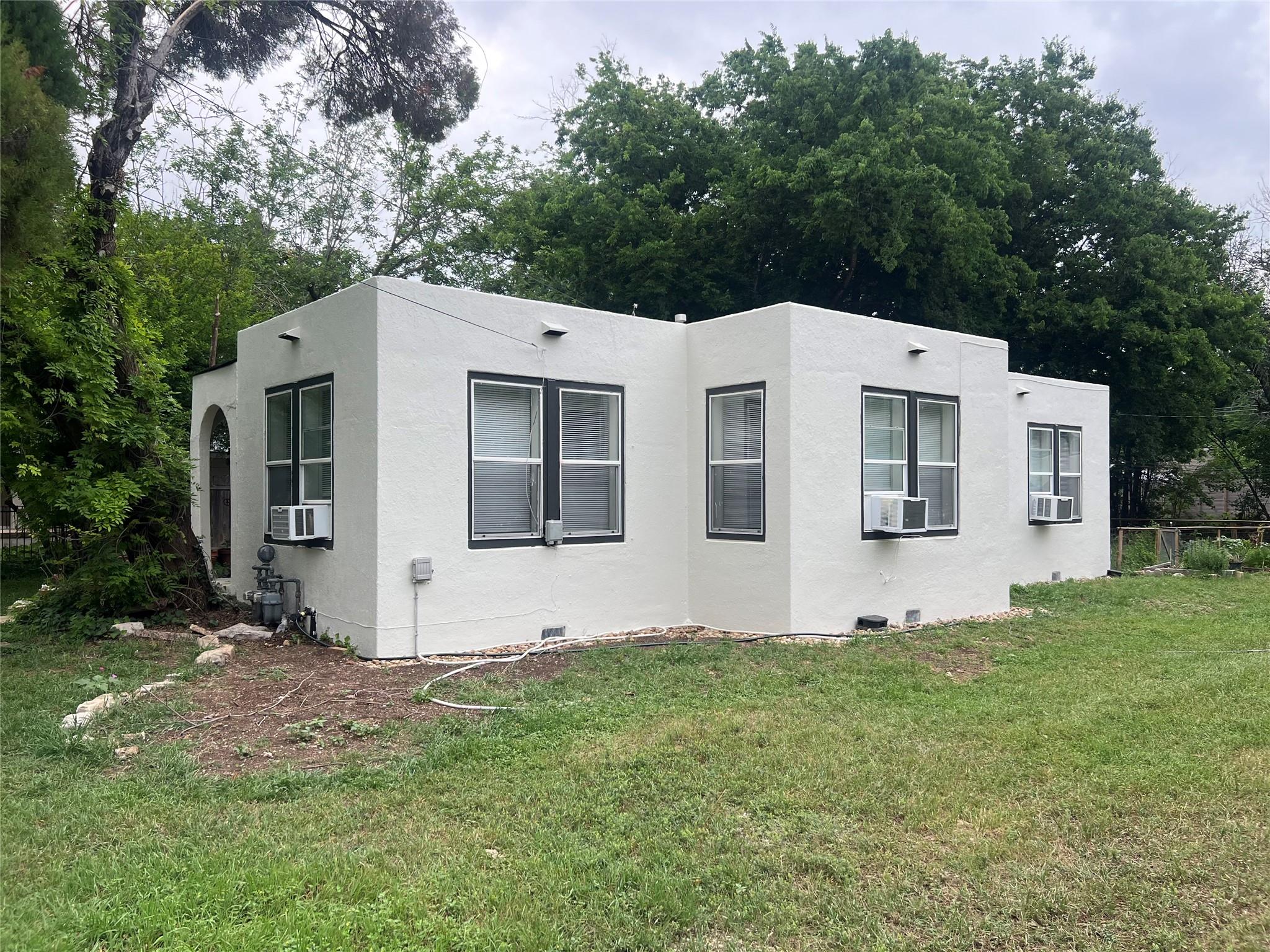 5009 Avenue G Ave # B, Austin, TX 78751