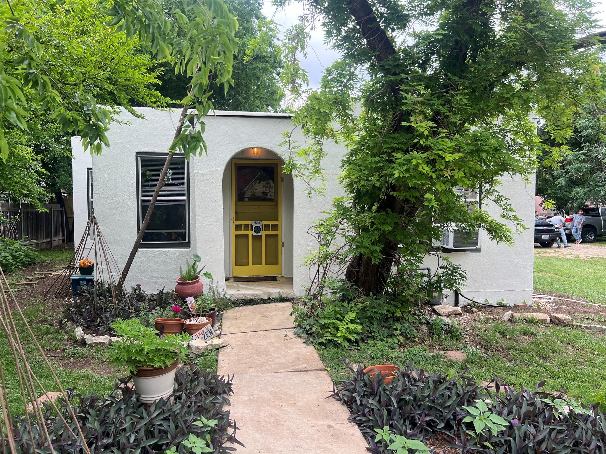 5009 Avenue G Ave # B, Austin, TX 78751