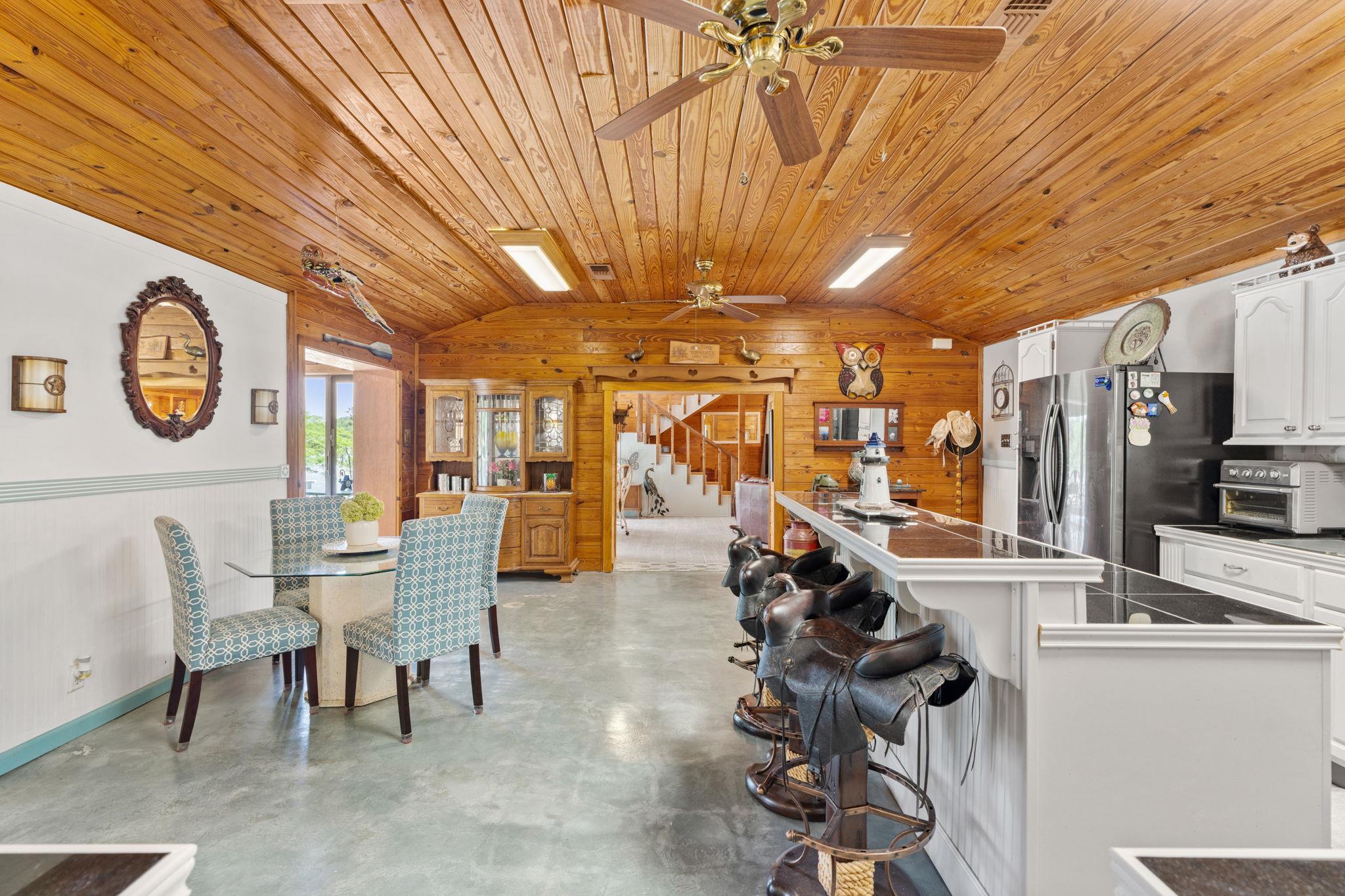 327 Mountain View Dr, Sunrise Beach, TX 78643