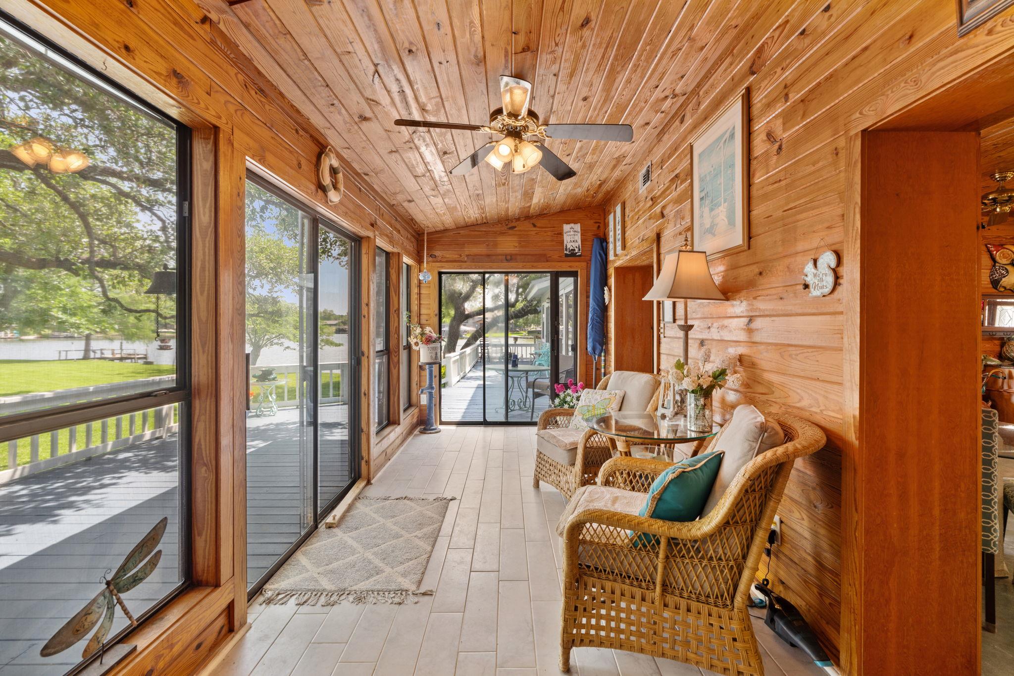 327 Mountain View Dr, Sunrise Beach, TX 78643