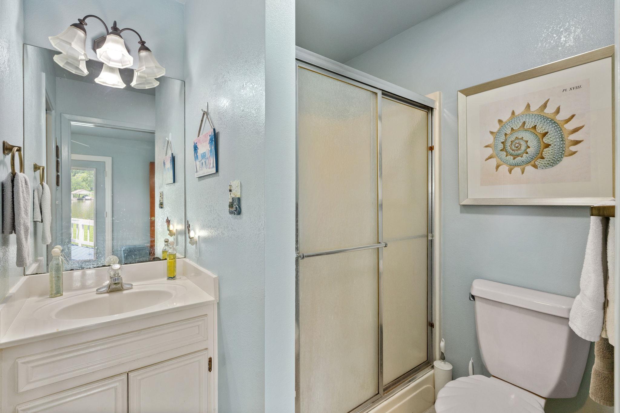 327 Mountain View Dr, Sunrise Beach, TX 78643