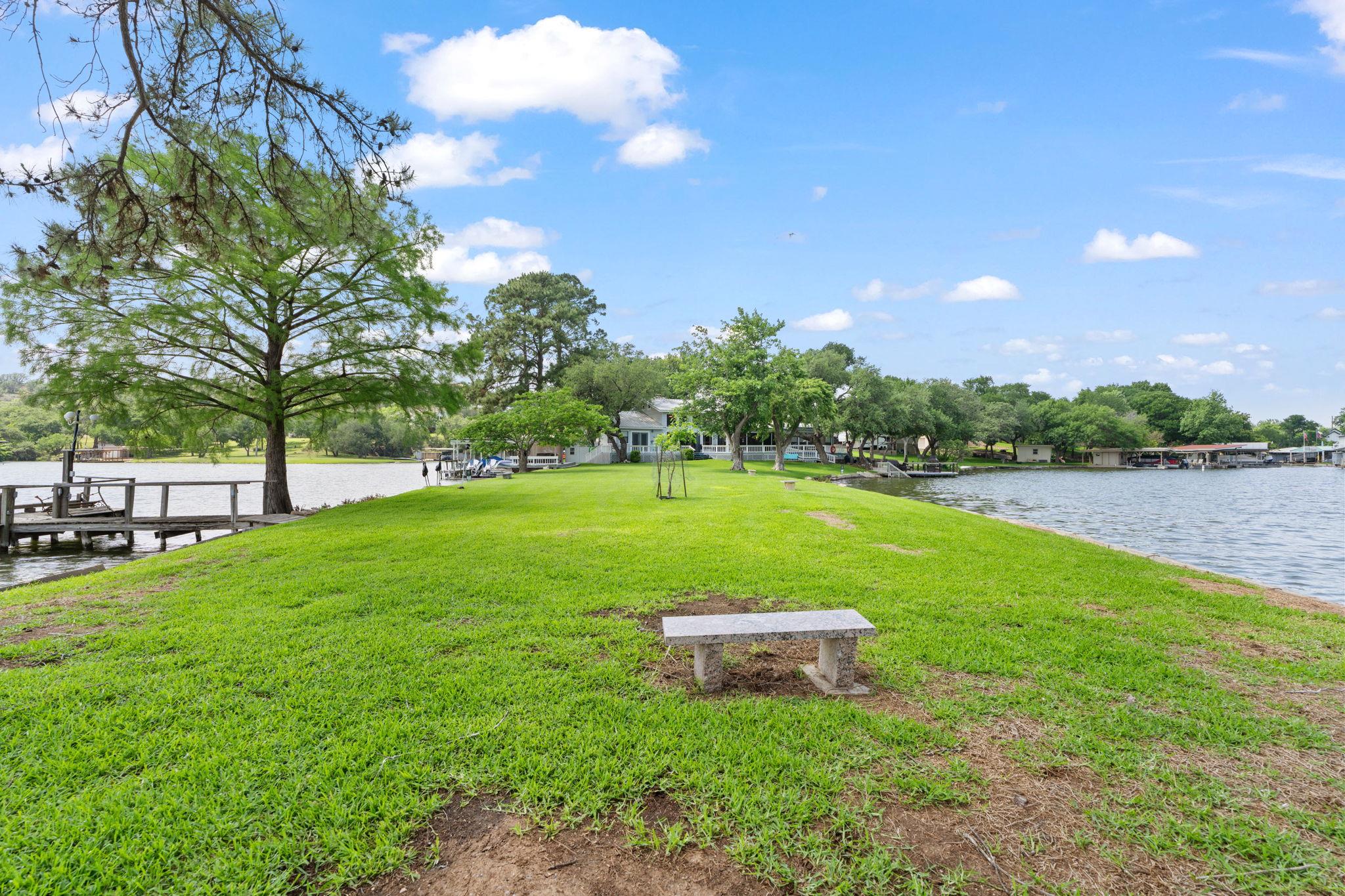 327 Mountain View Dr, Sunrise Beach, TX 78643
