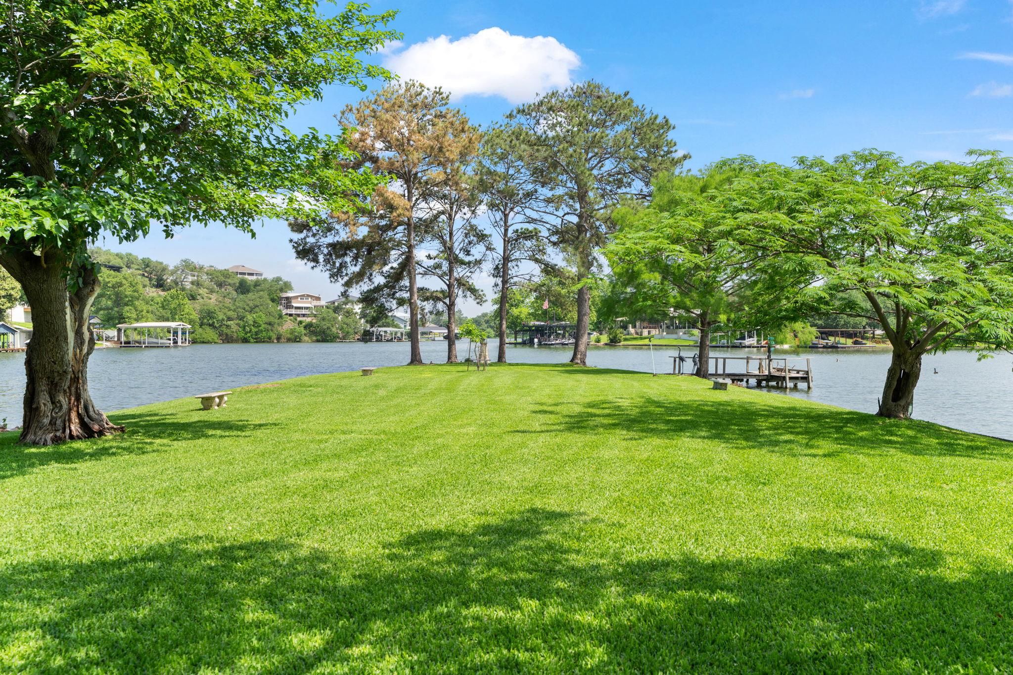 327 Mountain View Dr, Sunrise Beach, TX 78643