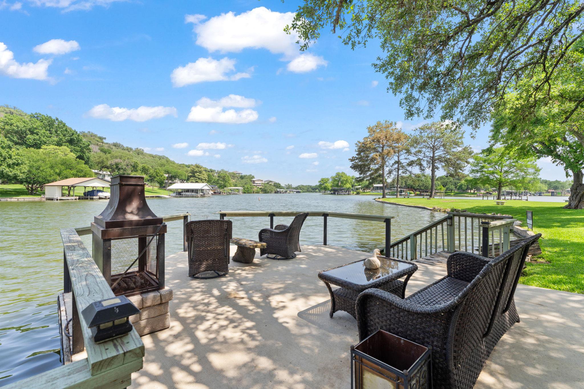 327 Mountain View Dr, Sunrise Beach, TX 78643