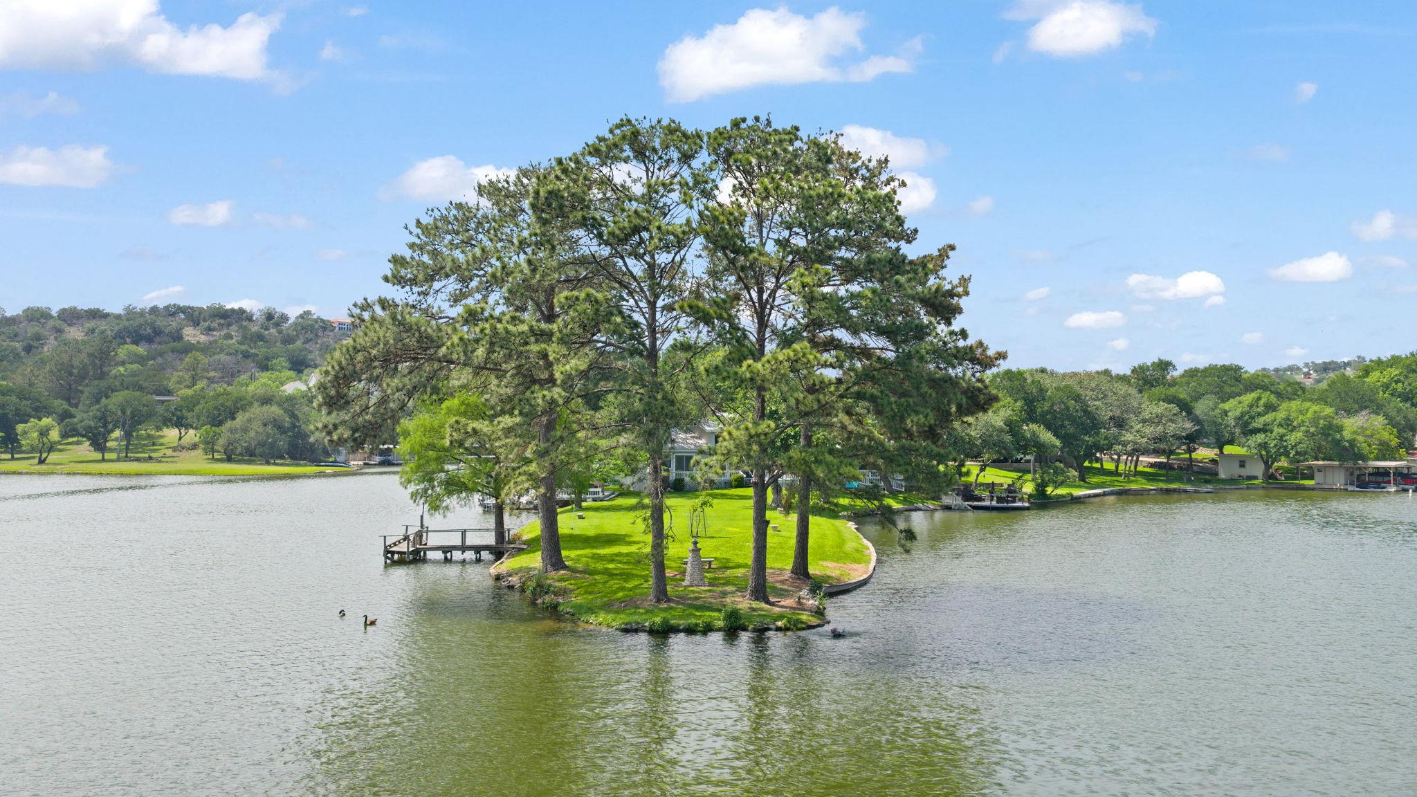 327 Mountain View Dr, Sunrise Beach, TX 78643