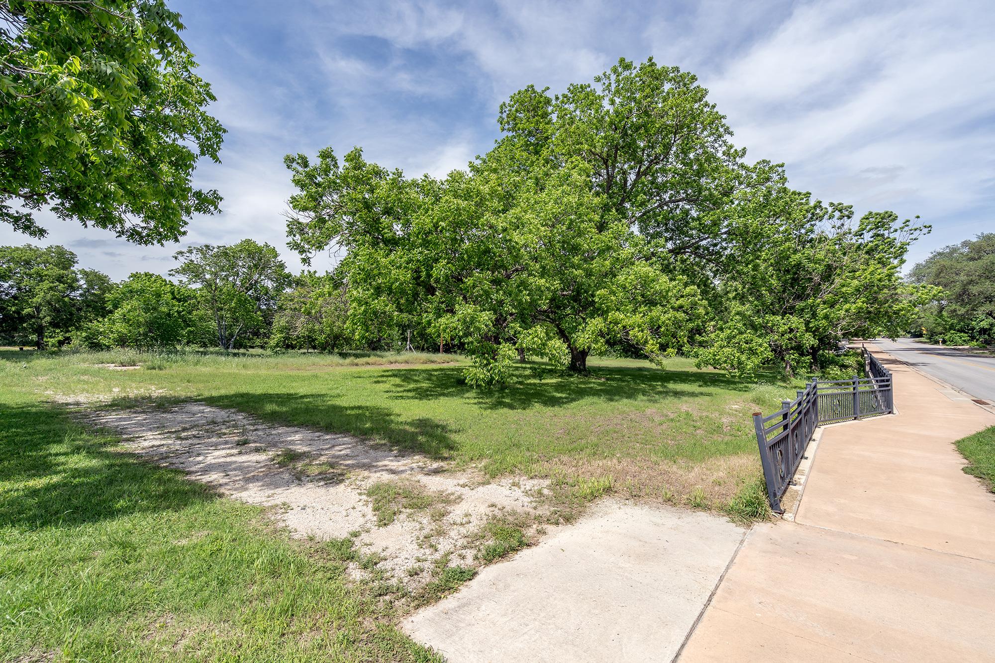 700 Main St, Liberty Hill, TX 78642