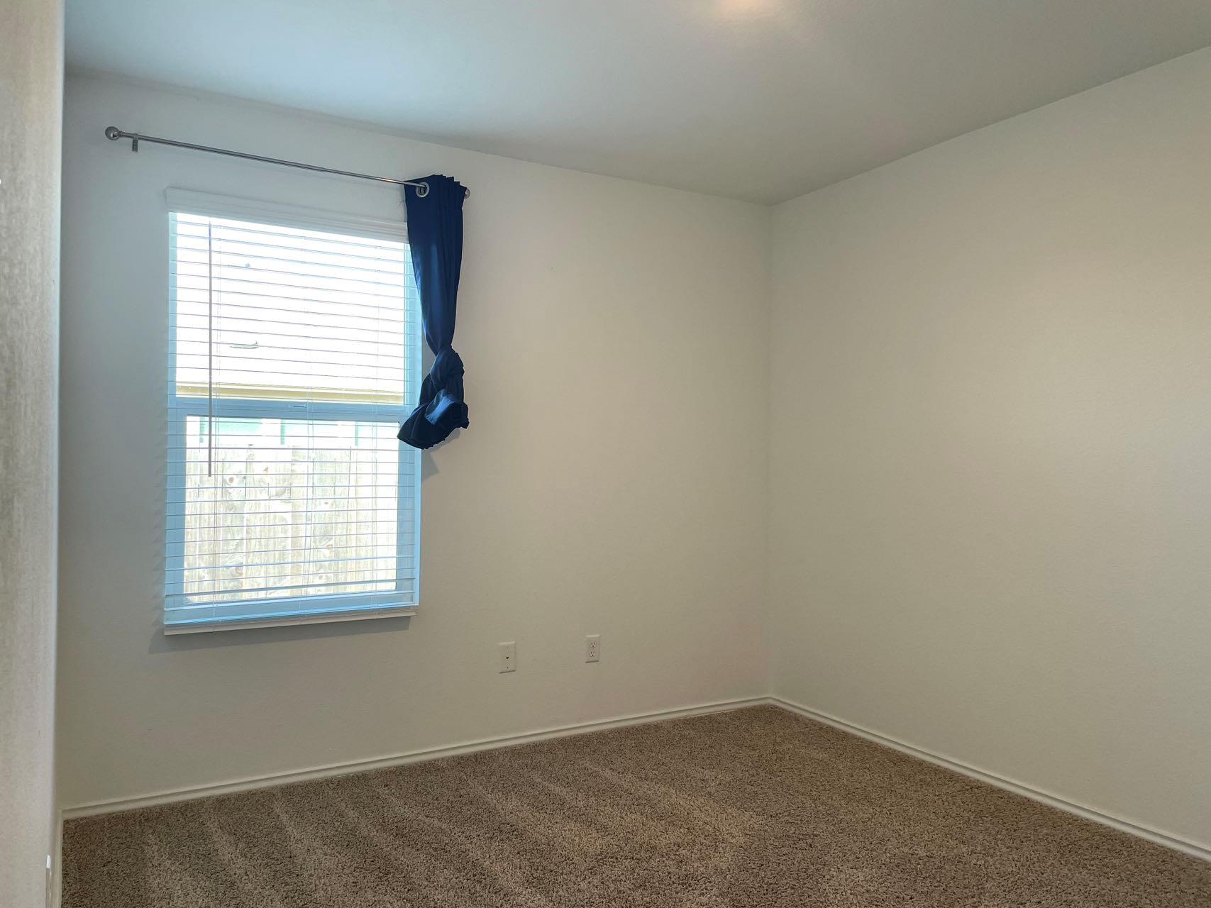 207 Coventry Dr, Hutto, TX 78634