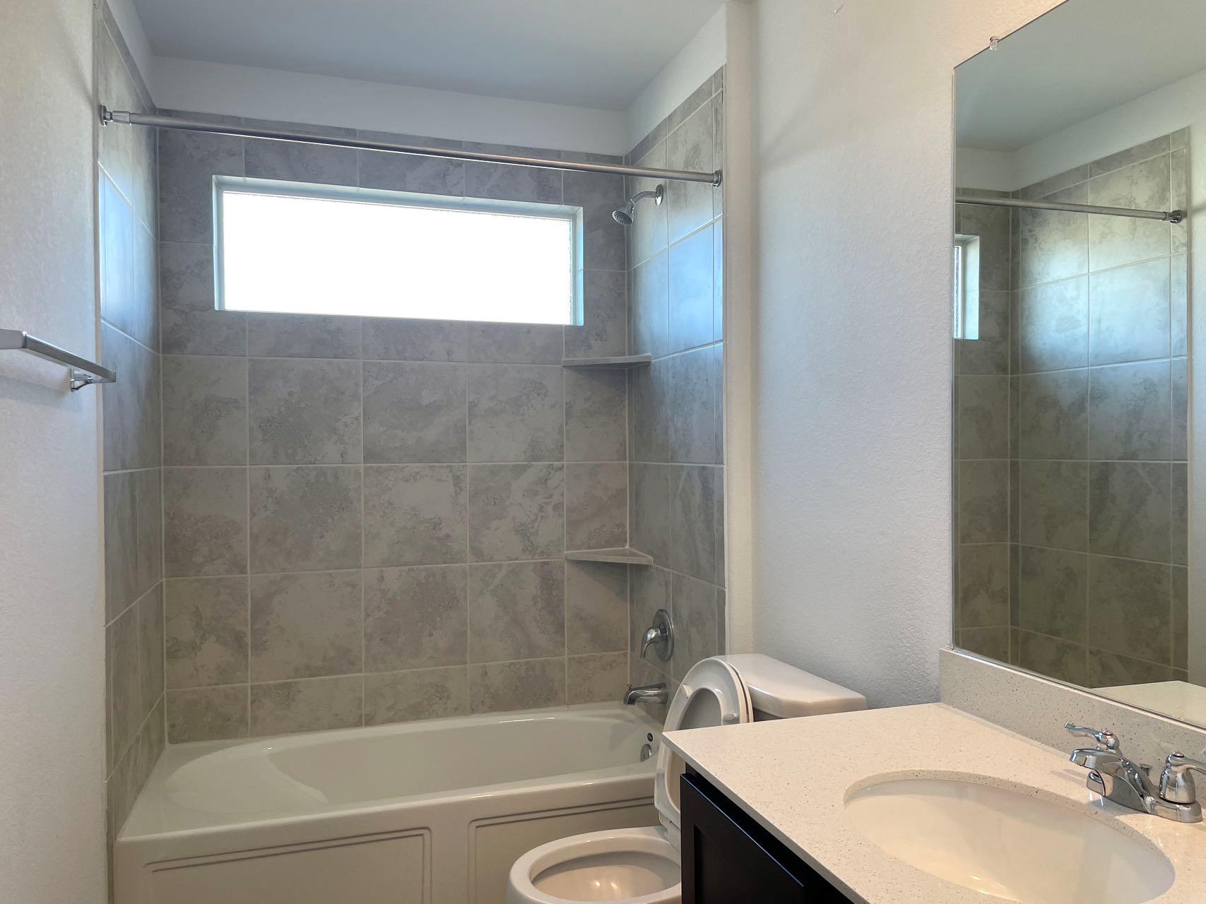 207 Coventry Dr, Hutto, TX 78634