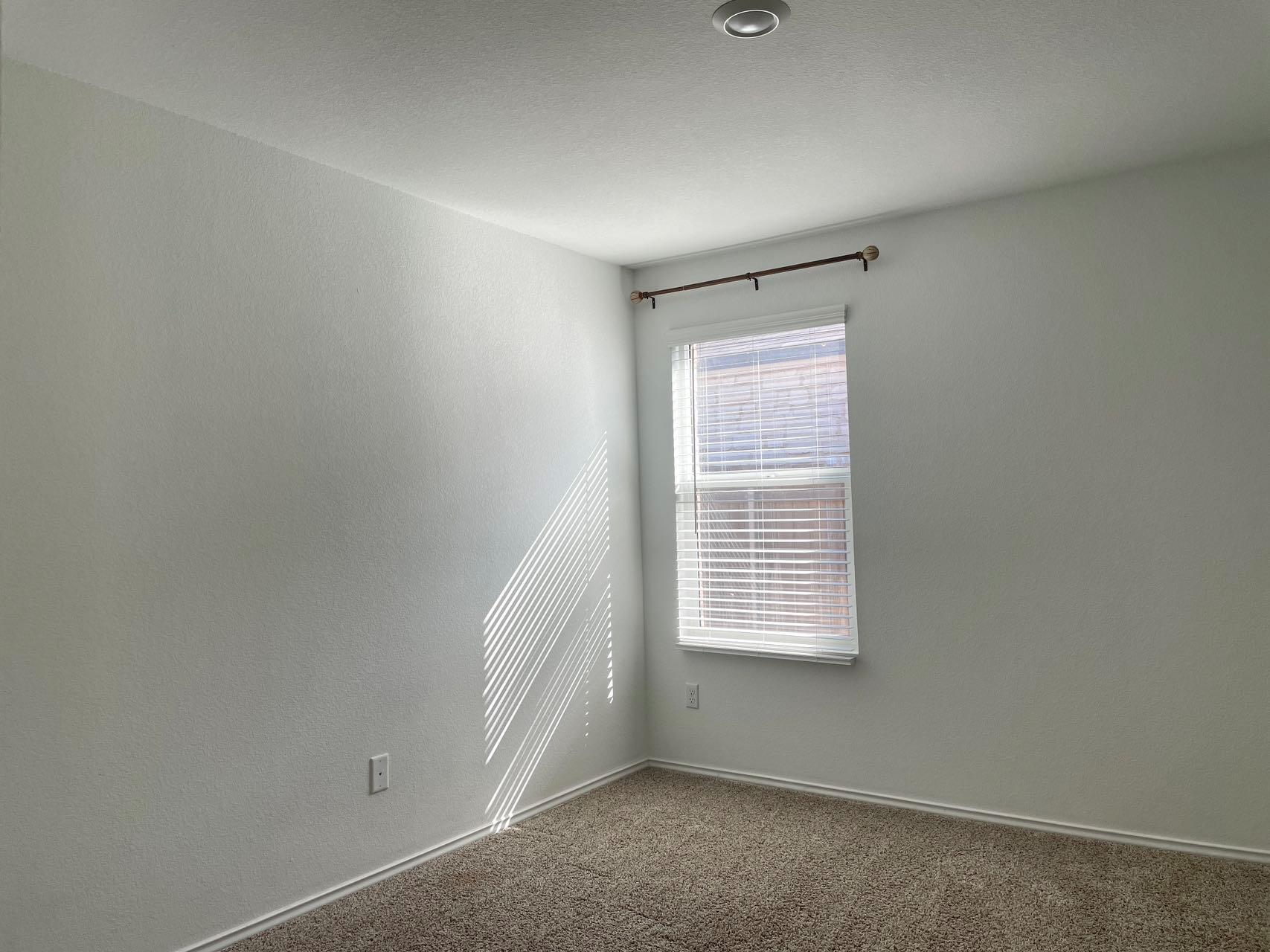 207 Coventry Dr, Hutto, TX 78634