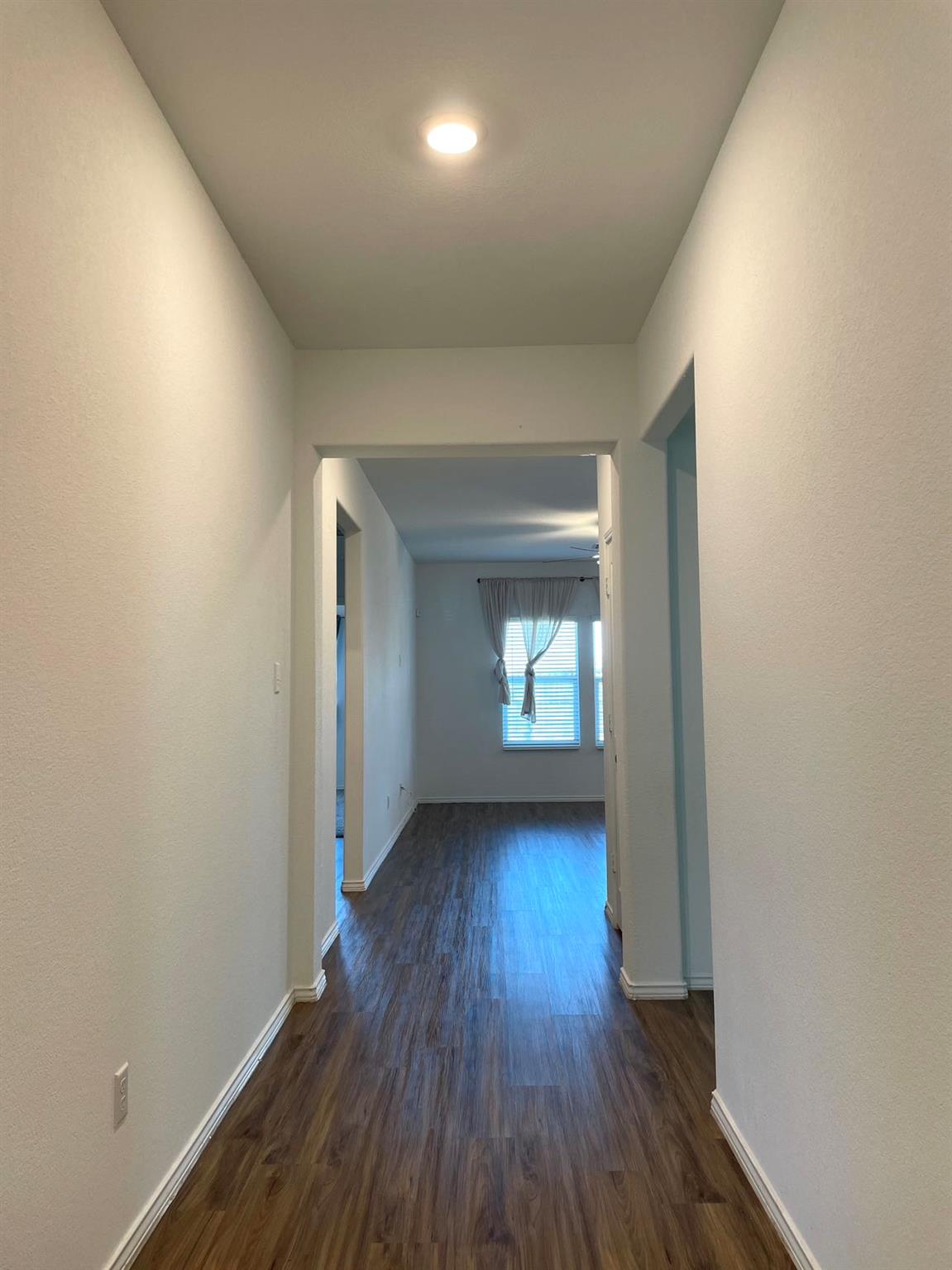 207 Coventry Dr, Hutto, TX 78634