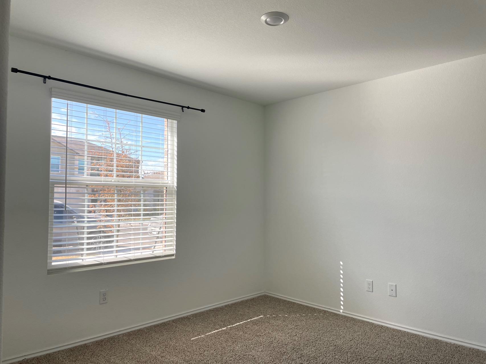 207 Coventry Dr, Hutto, TX 78634